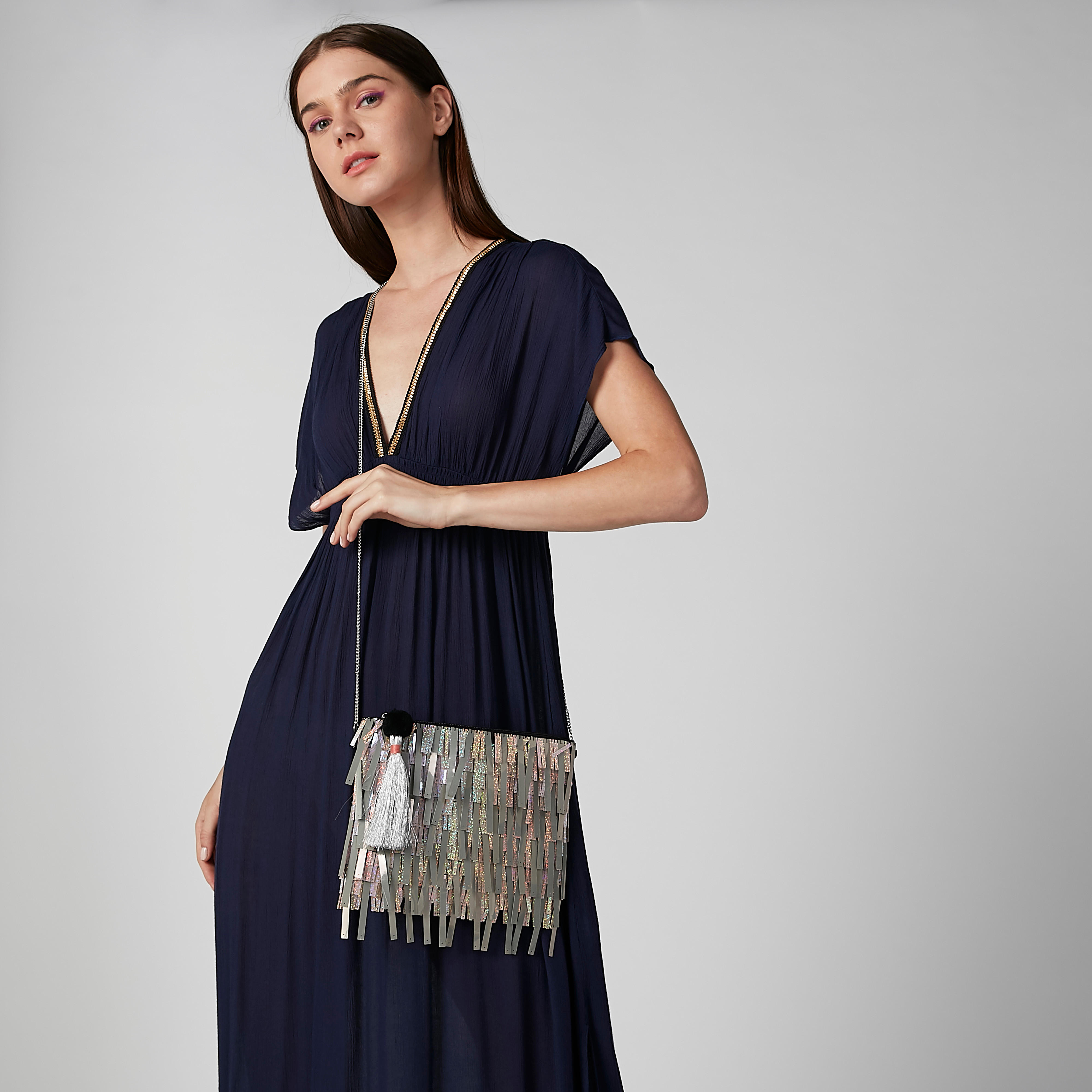 حقيبة كروس بودي بارزة الملمس بسلسلة ميتاليك وشراشيب-women-bagsandwallets-handbags-image-2