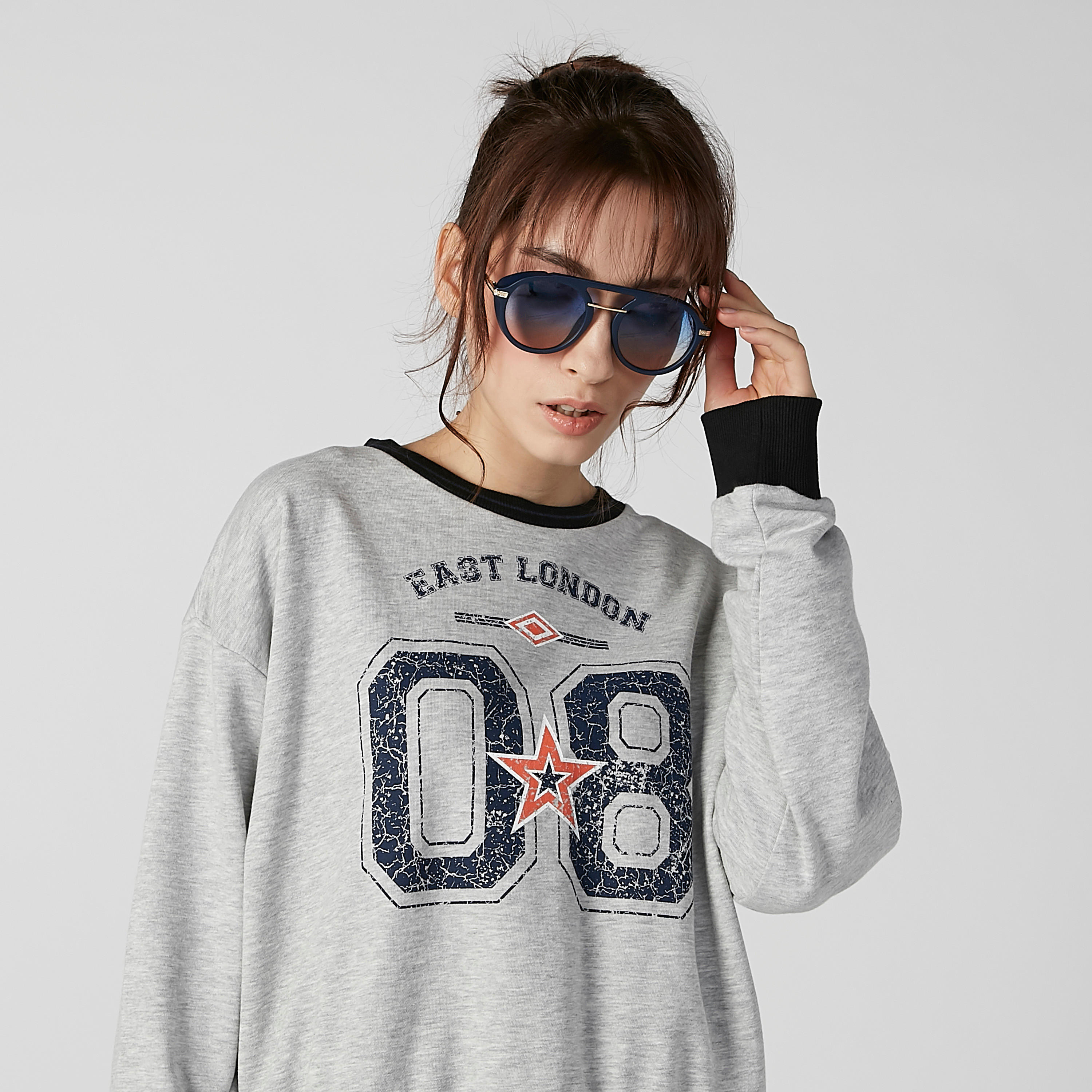 نظّارة شمسية بيضاوية بإطار كامل-women-sunglasses-image-2