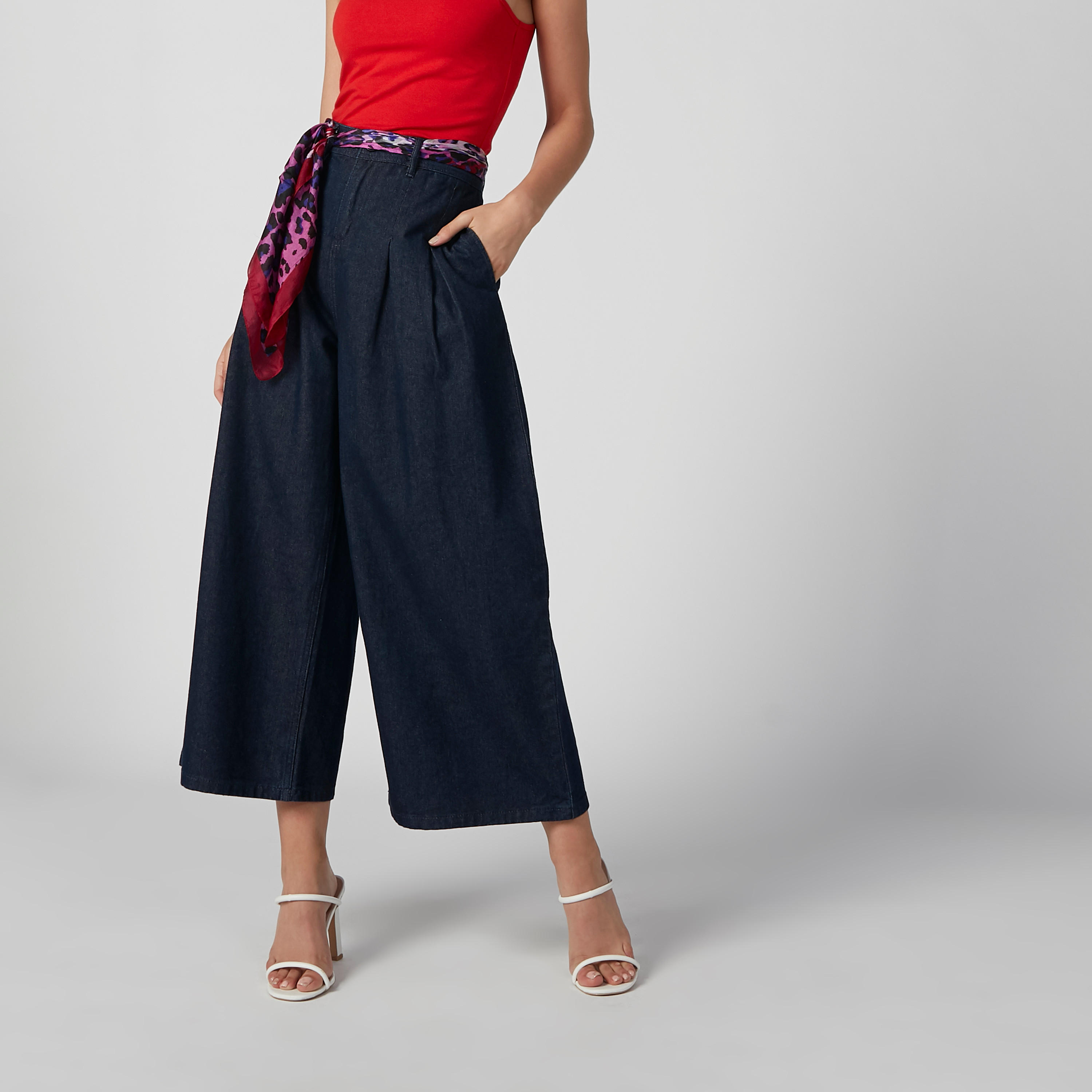 وشاح مزيّن بطبعات-women-clothingaccessories-scarves-image-2