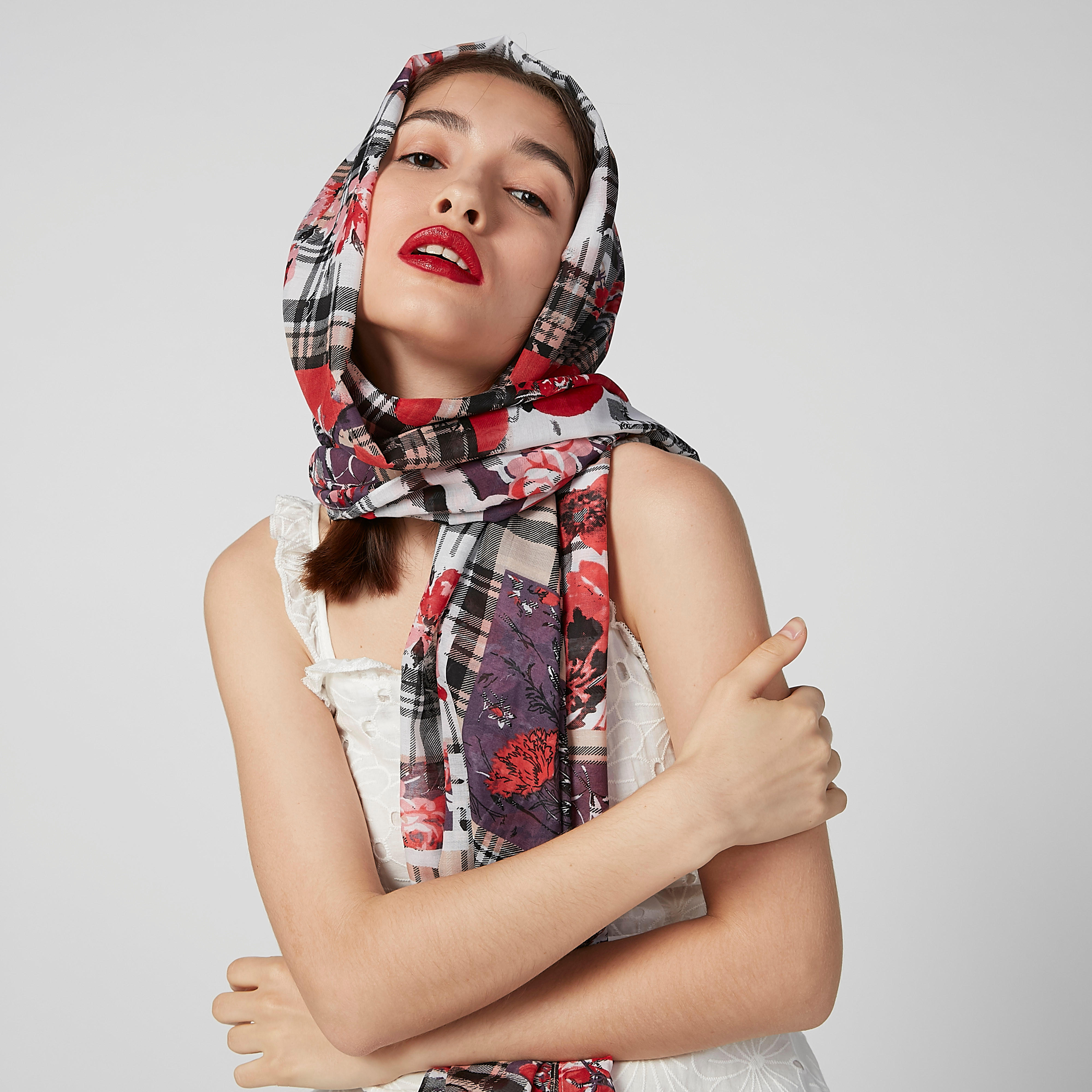 وشاح بطبعات زهرية-women-clothingaccessories-scarves-image-2