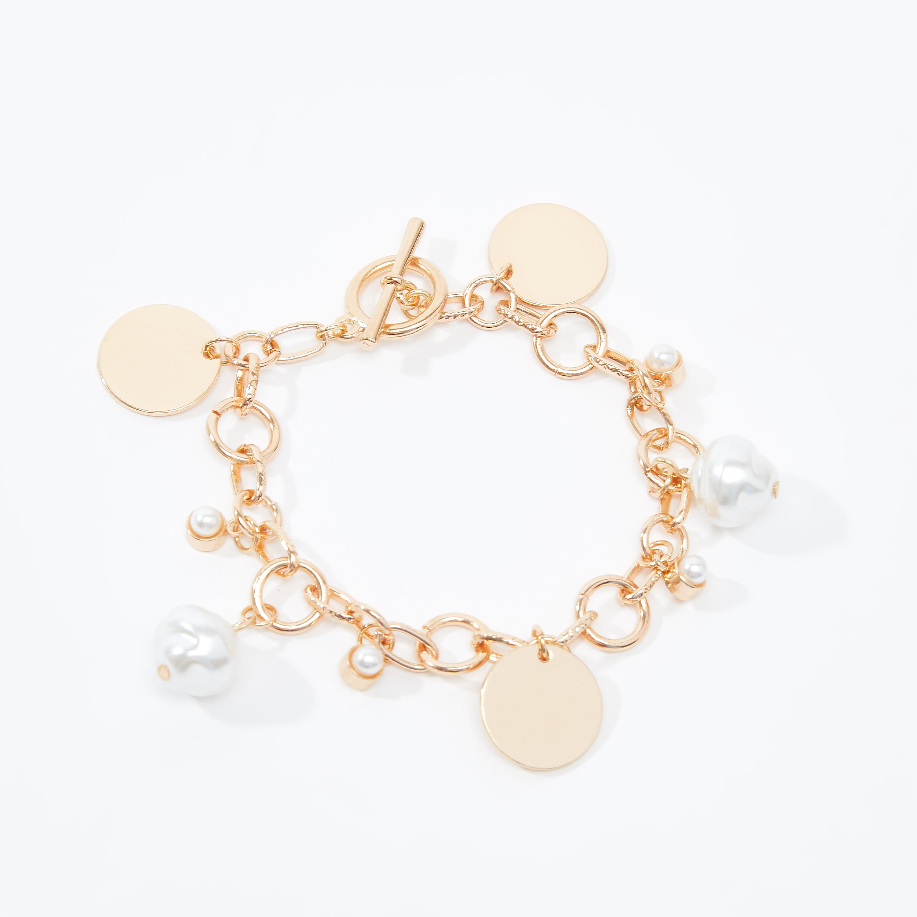 اساور مزيّنة بمشبك متداخل-women-watchesandjewellery-jewellery-banglesandbracelets-image-3