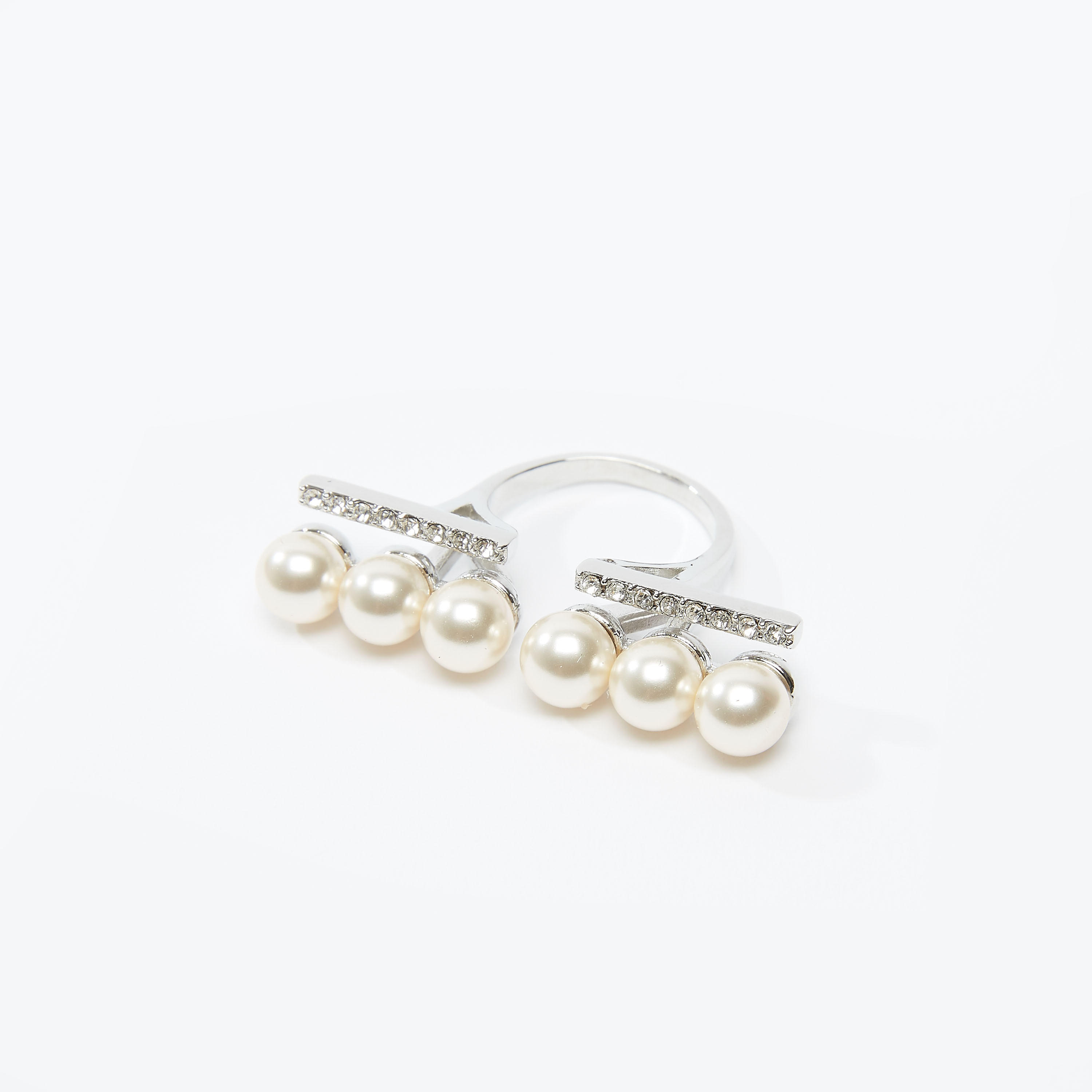 خاتم مزيّن بتفاصيل لؤلؤ-women-watchesandjewellery-jewellery-rings-image-3