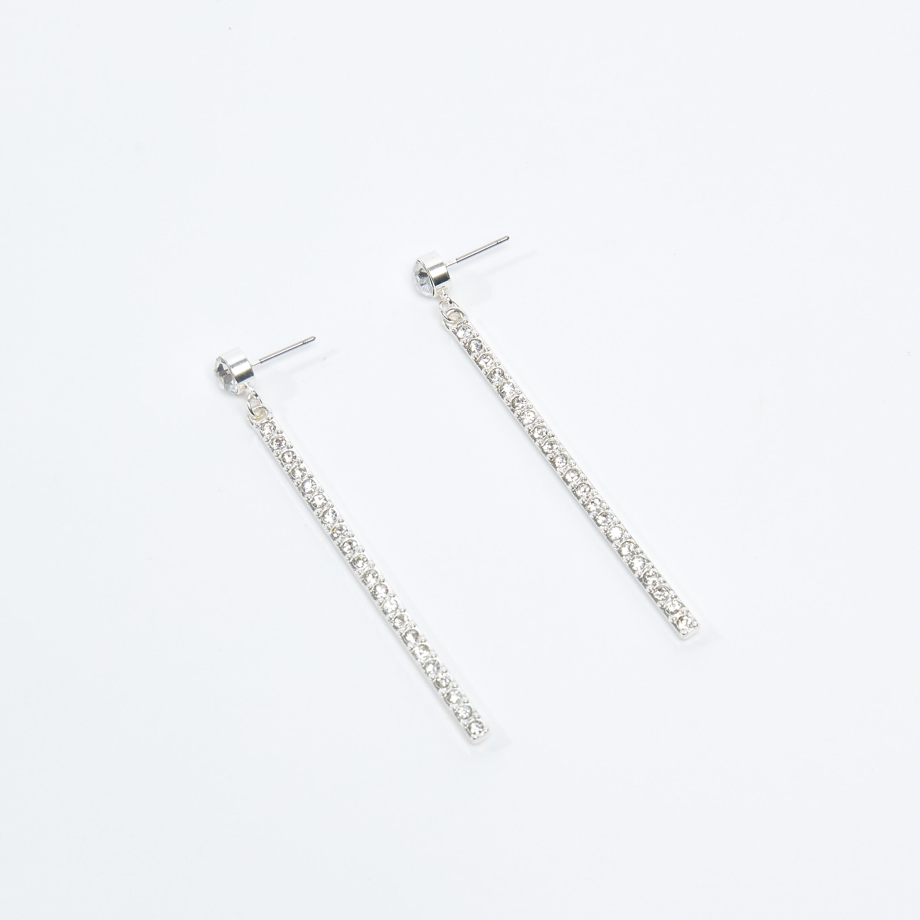 أقراط مرصّعة بدلّاية ومكبس إغلاق-women-watchesandjewellery-jewellery-earrings-image-3