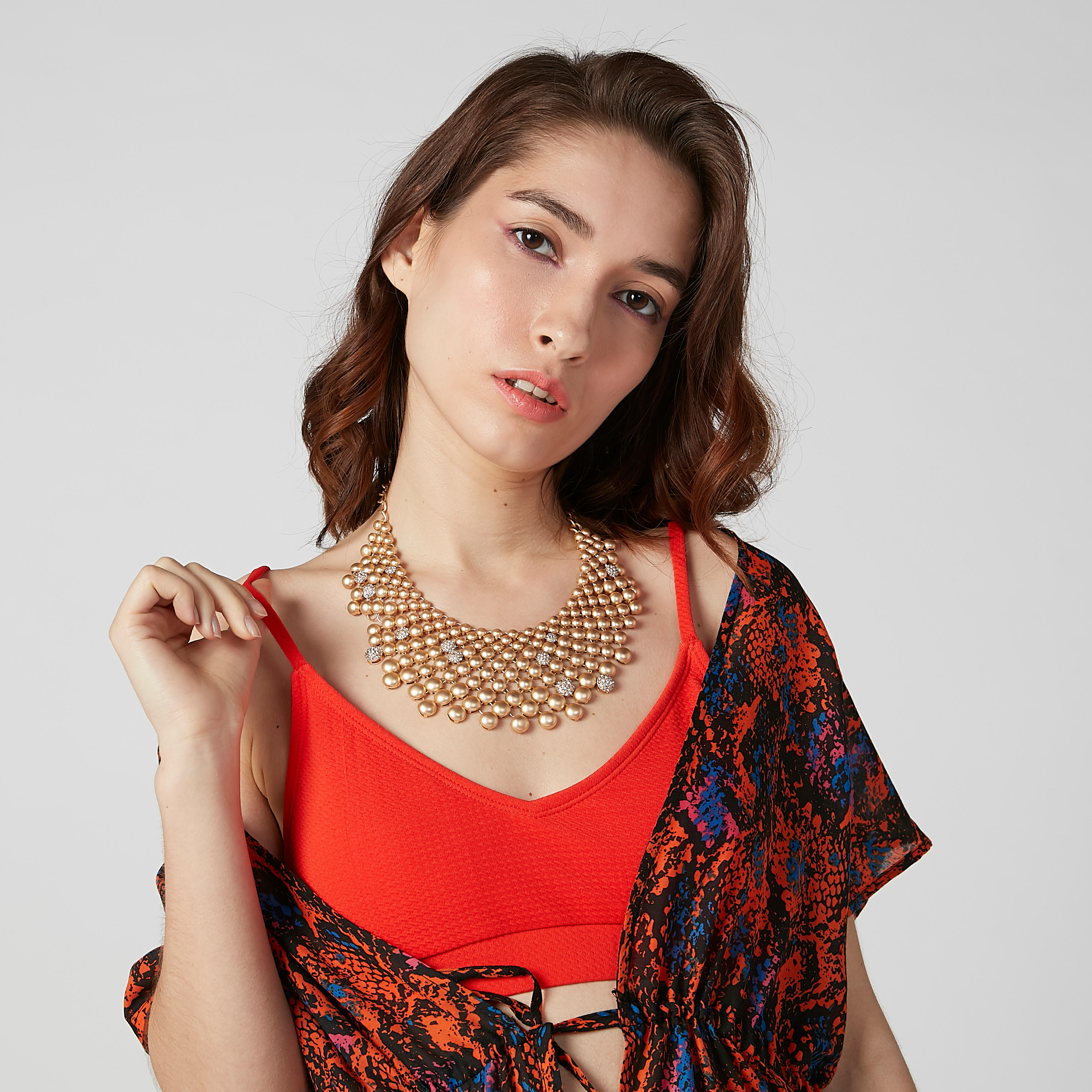 قلادة مزيّنة مع مشبك إغلاق-women-watchesandjewellery-jewellery-necklacesandpendants-image-2