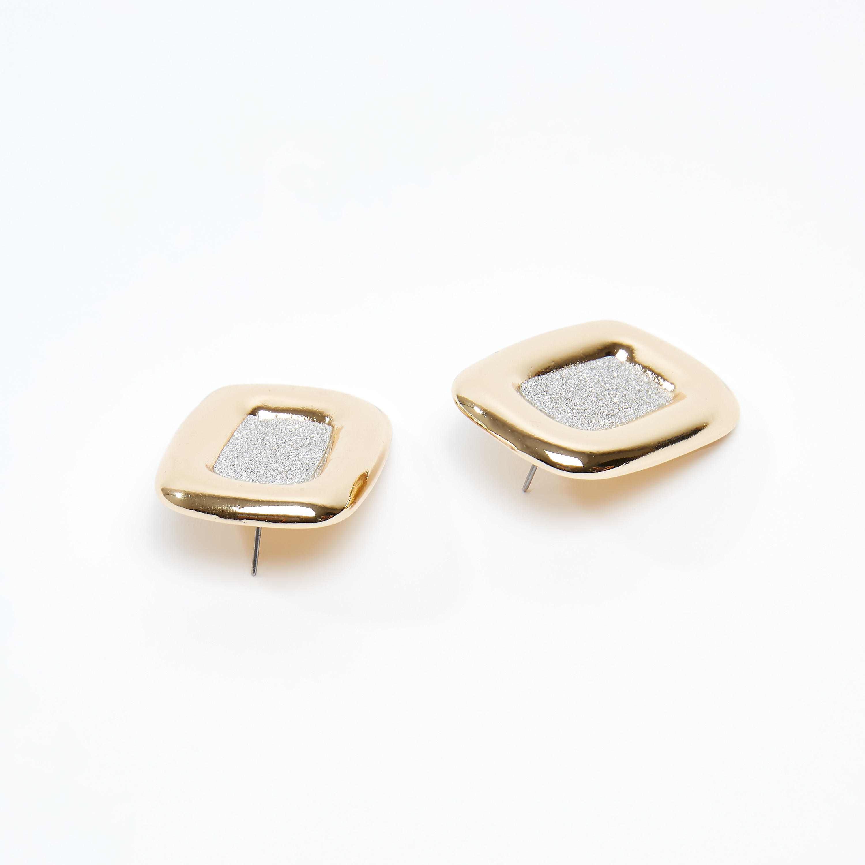 أقراط مزيّنة بمكبس إغلاق-women-watchesandjewellery-jewellery-earrings-image-1