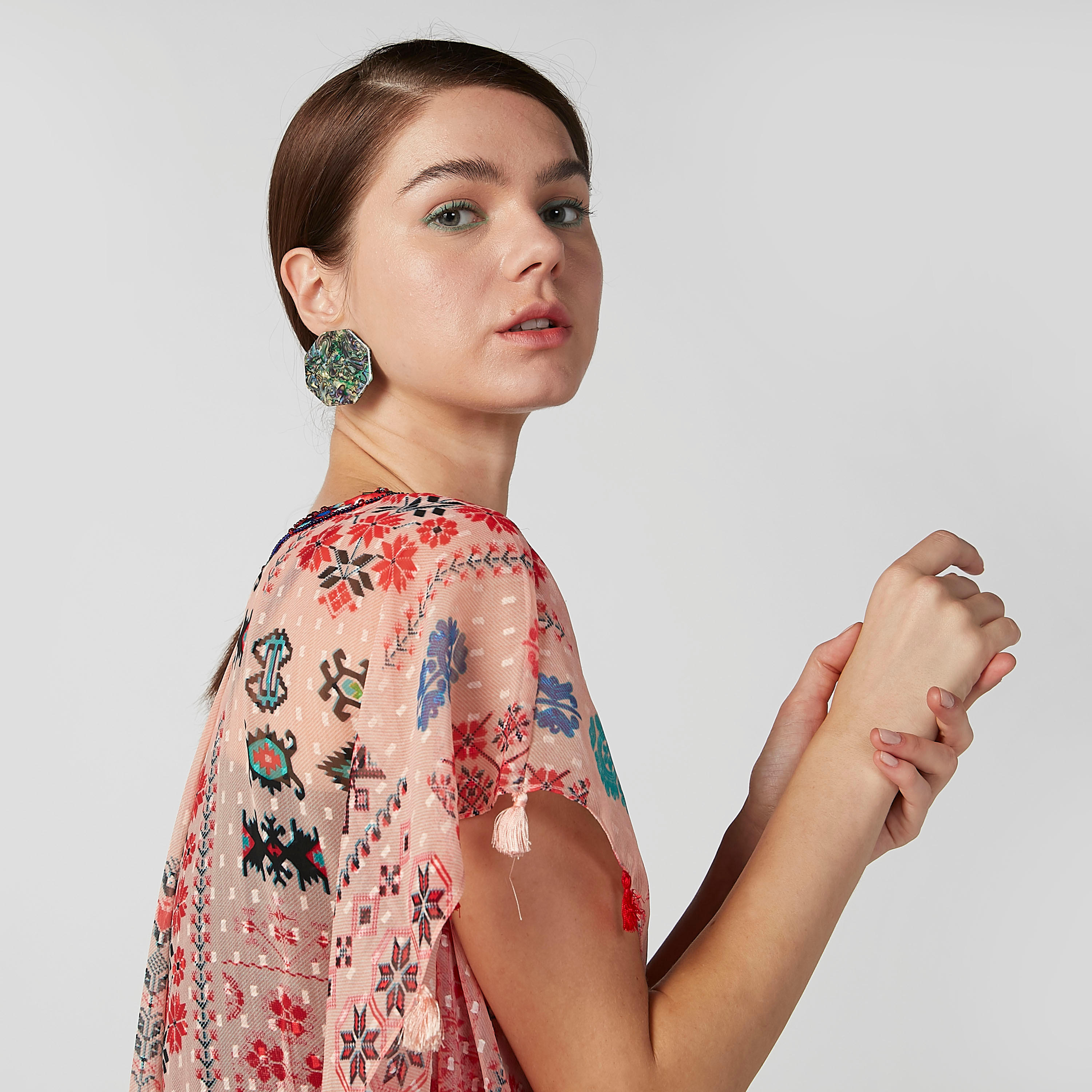 حلق بمكبس إغلاق وطبعات-women-watchesandjewellery-jewellery-earrings-image-2