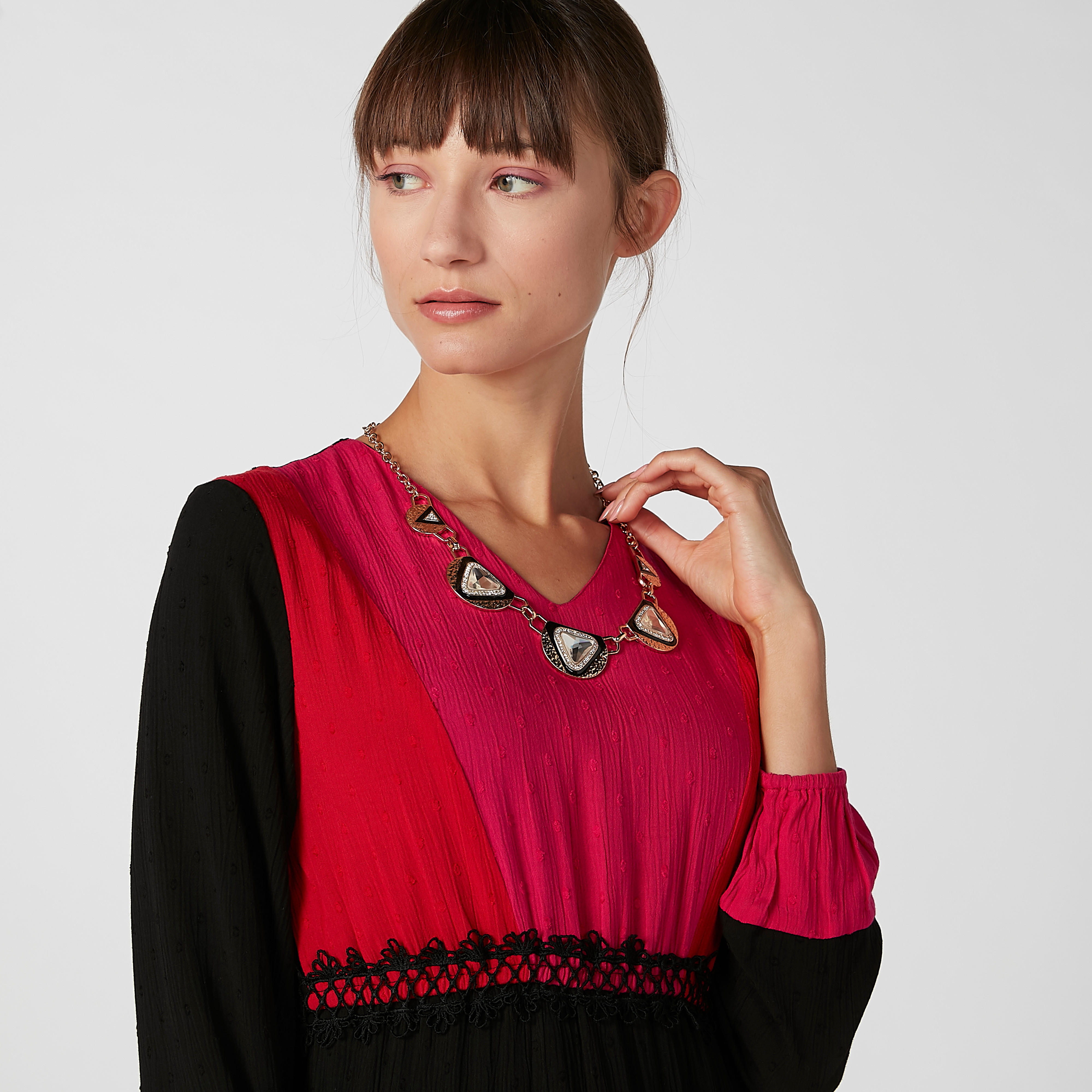 عقد مزيّن بمشبك إغلاق-women-watchesandjewellery-jewellery-necklacesandpendants-image-2