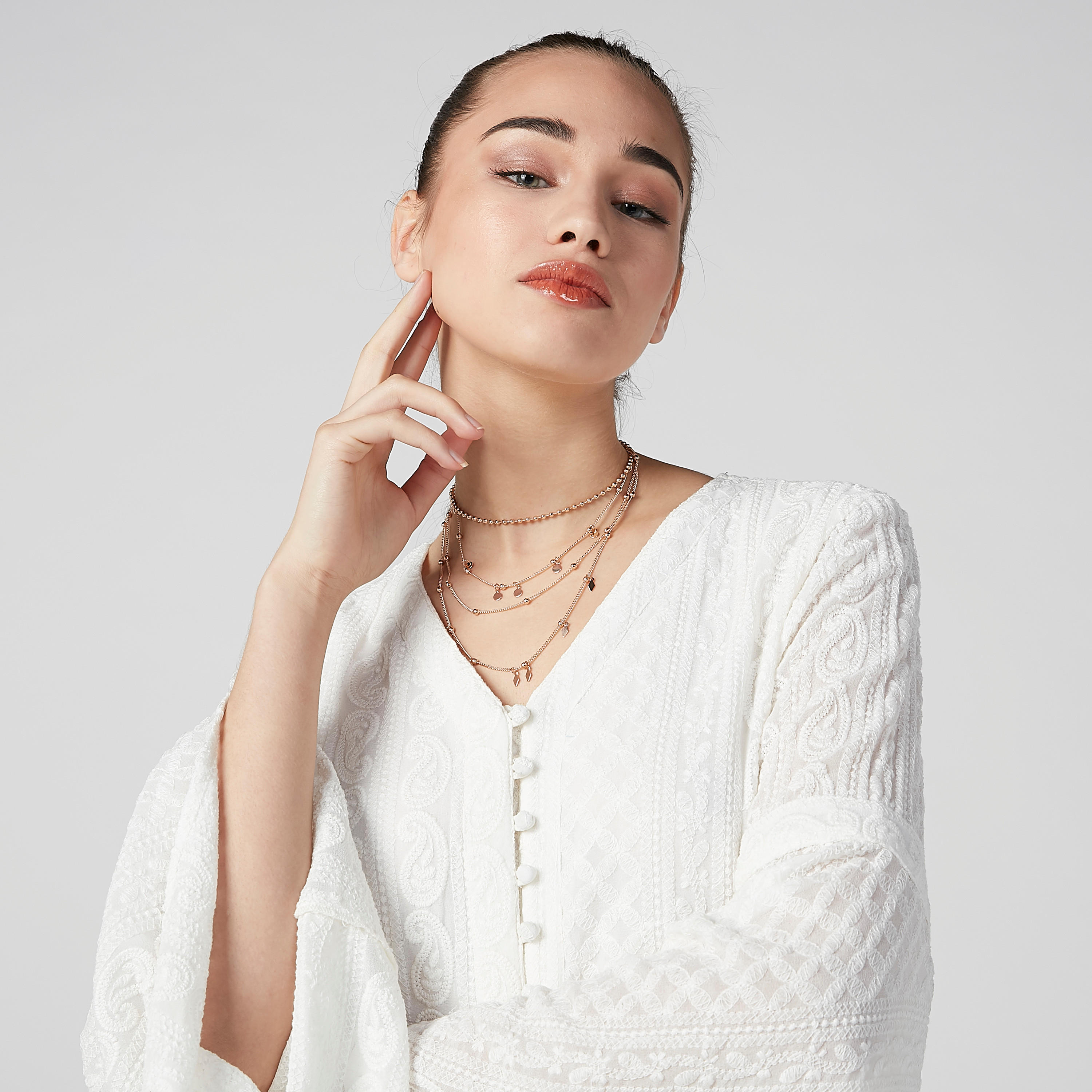 قلادة متعددة الطبقات مزيّنة بمشبك إغلاق-women-watchesandjewellery-jewellery-necklacesandpendants-image-2
