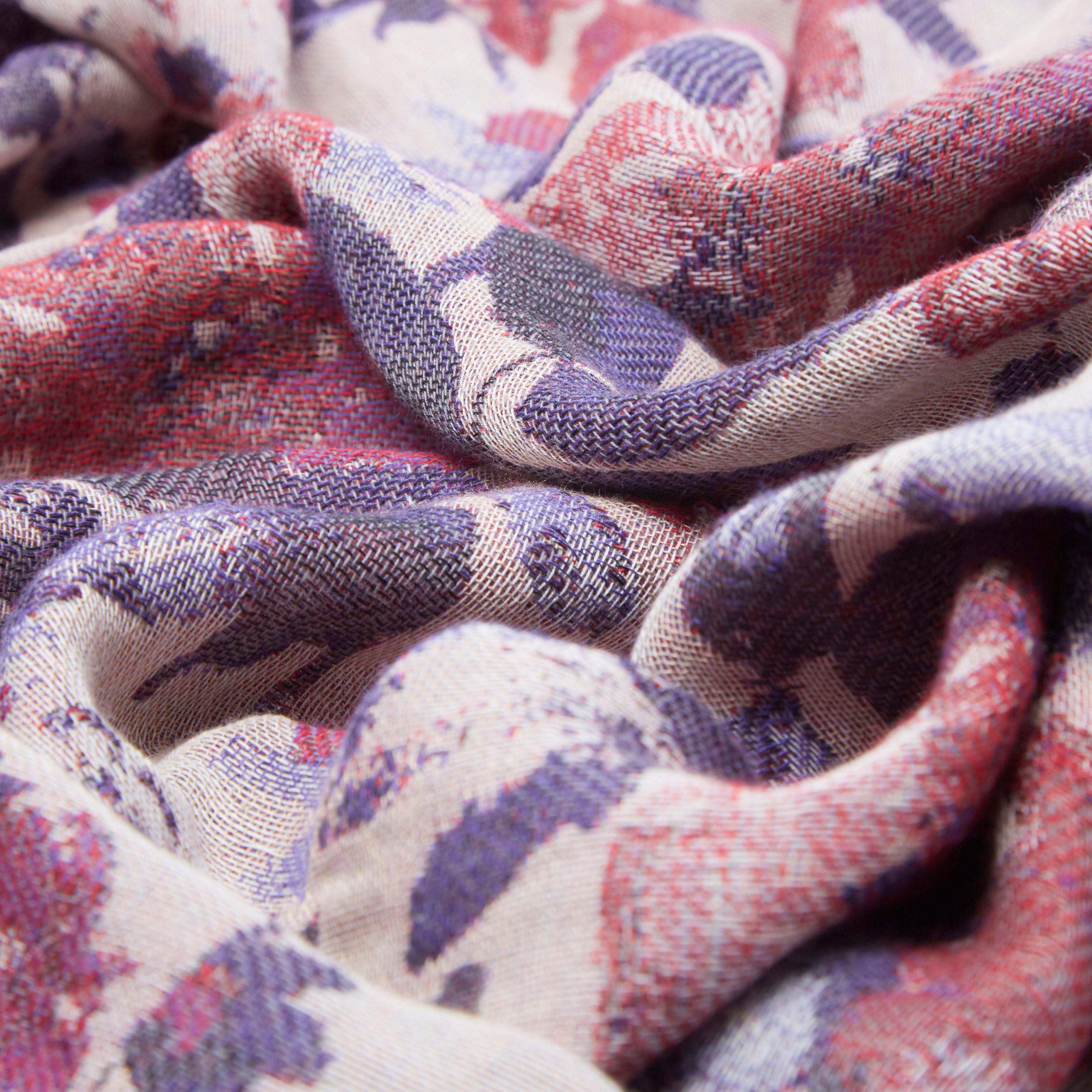 وشاح بشراشيب وطبعات-women-clothingaccessories-scarves-image-1