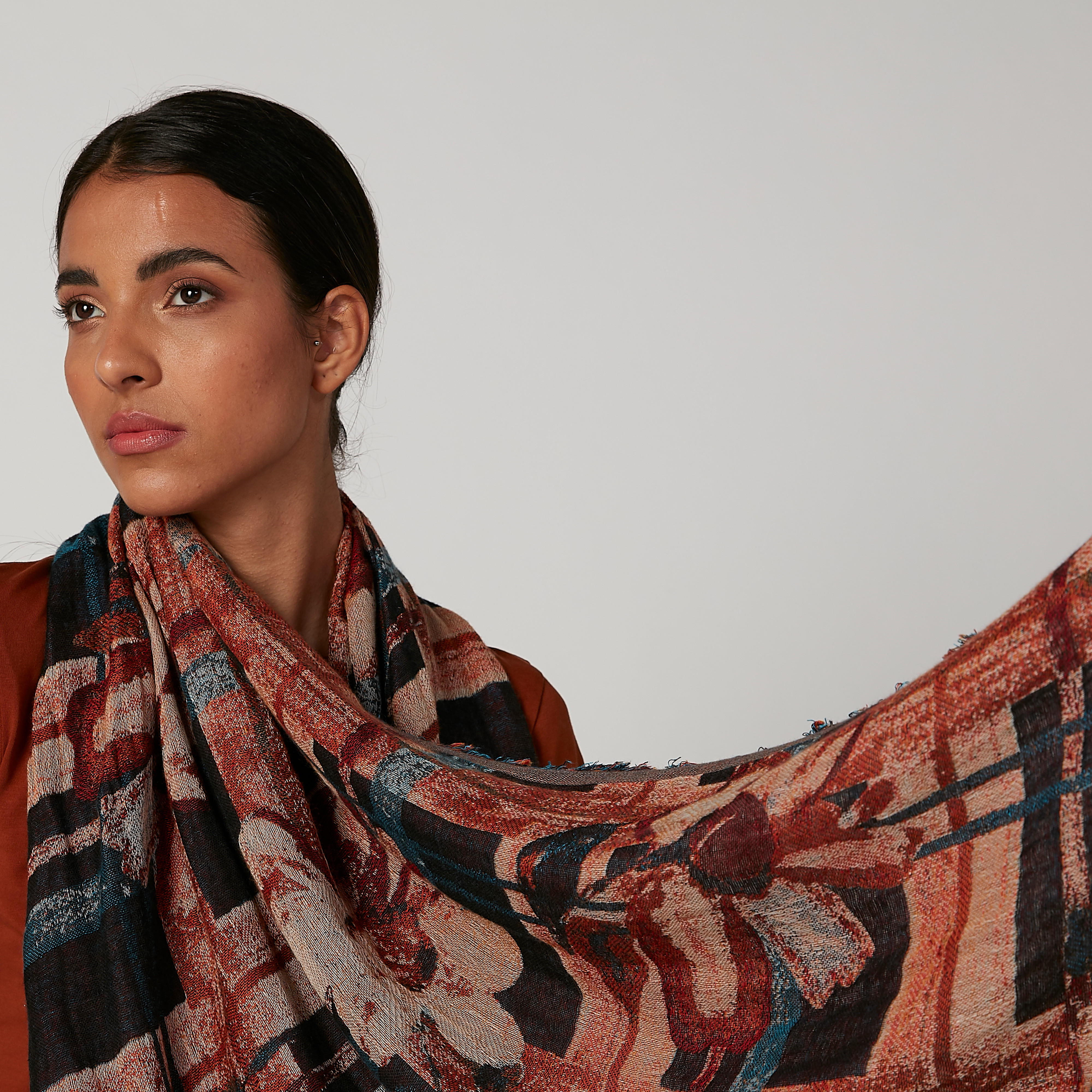 وشاح بشراشيب وطبعات-women-clothingaccessories-scarves-image-2