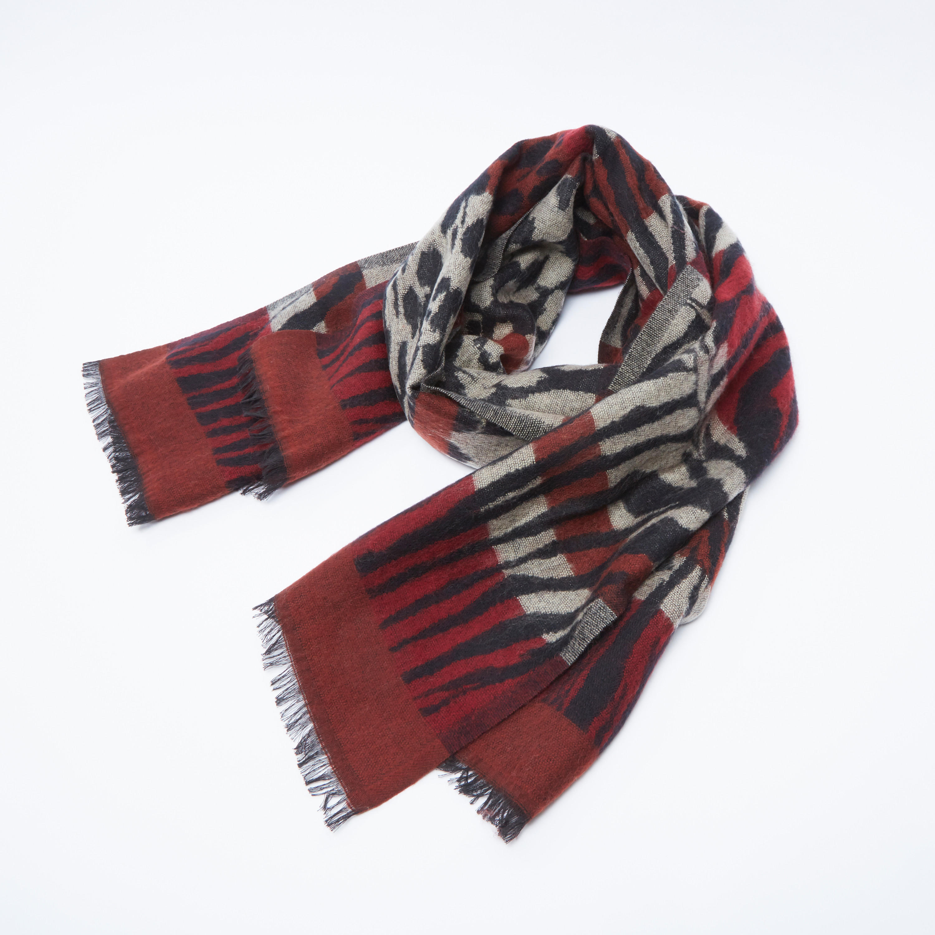 وشاح بشراشيب وطبعات-women-clothingaccessories-scarves-image-1