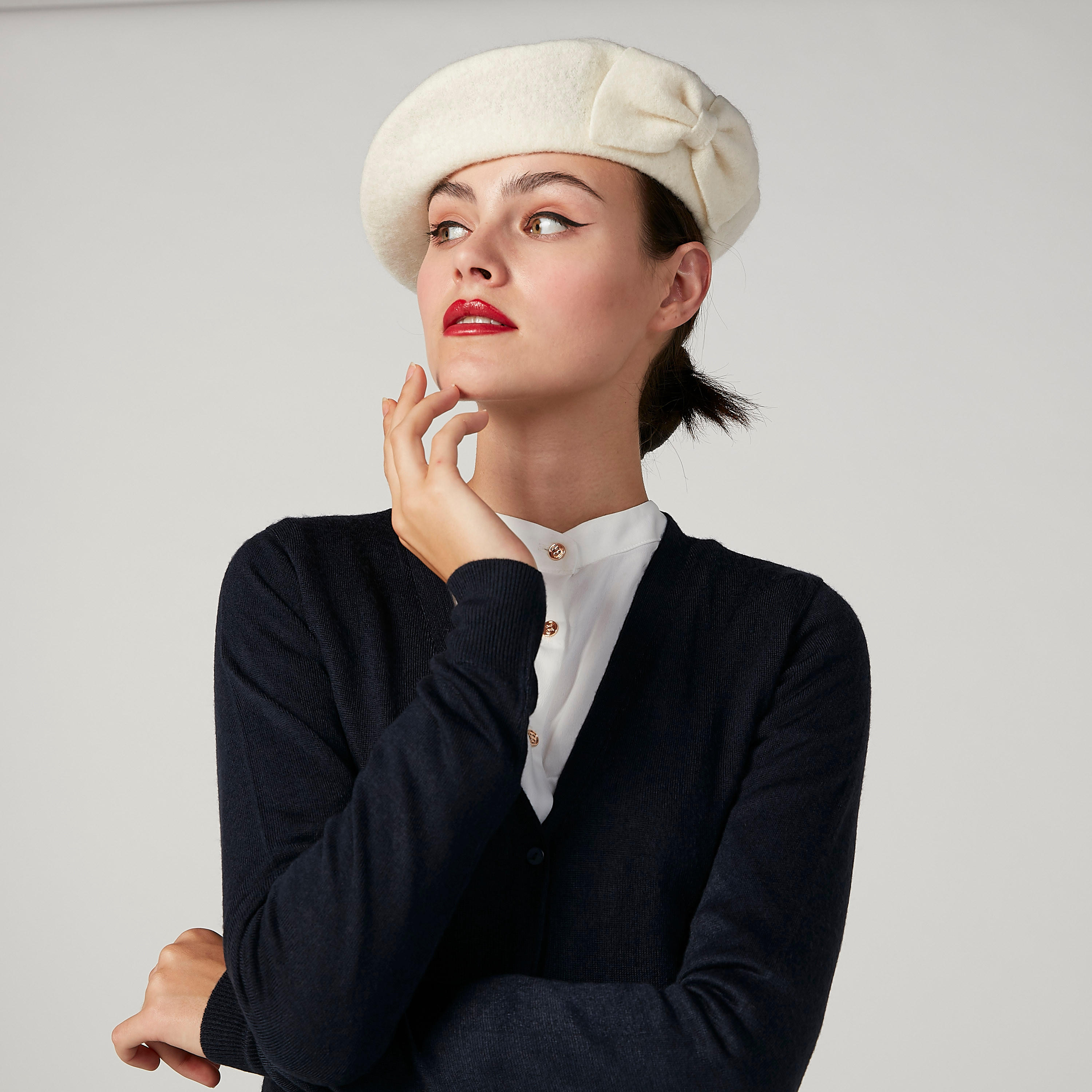 كاب بيريه بارز الملمس مزيّن بفيونكة-women-clothingaccessories-capsandhats-image-2