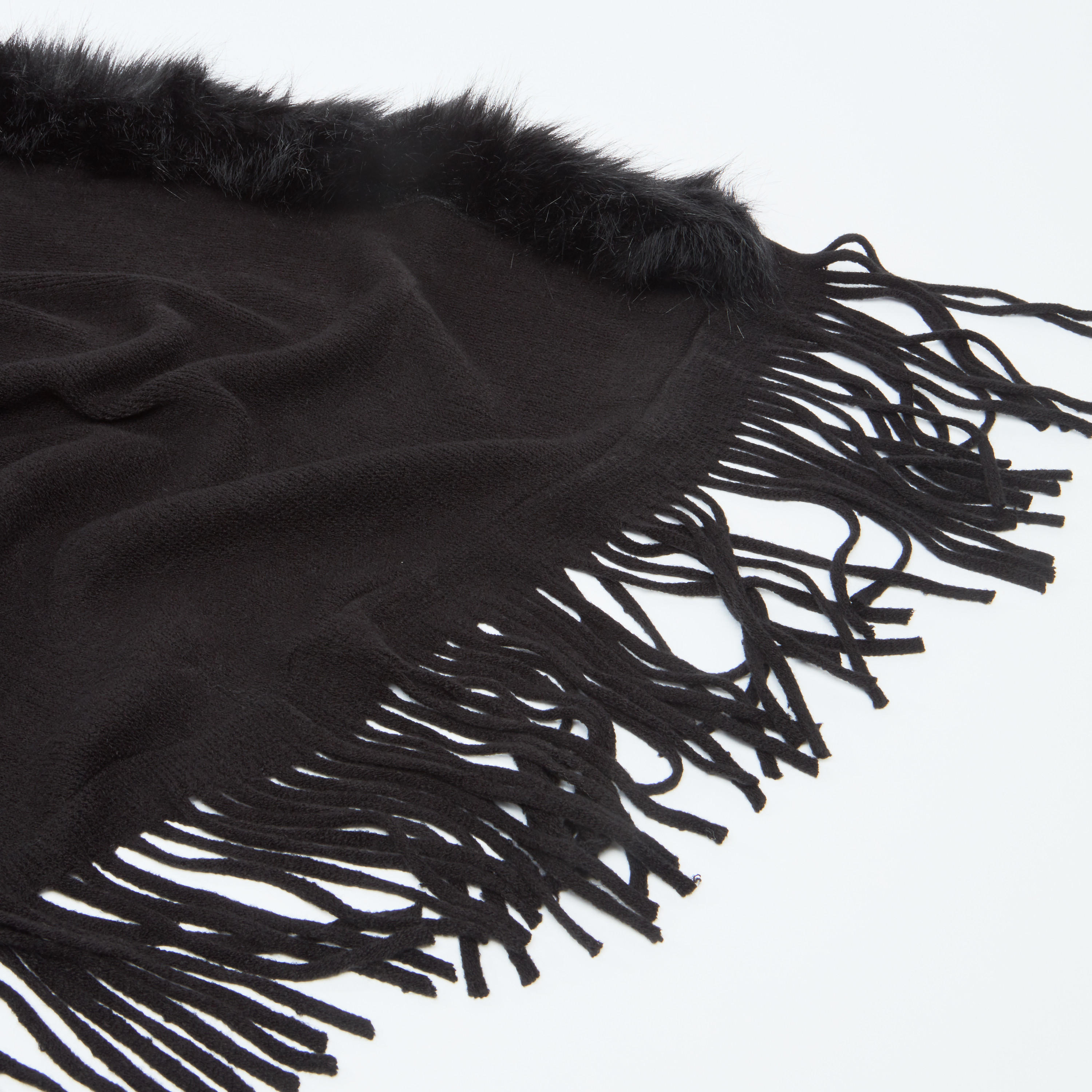 وشاح بملمس بارز وشراشيب-women-clothingaccessories-scarves-image-3