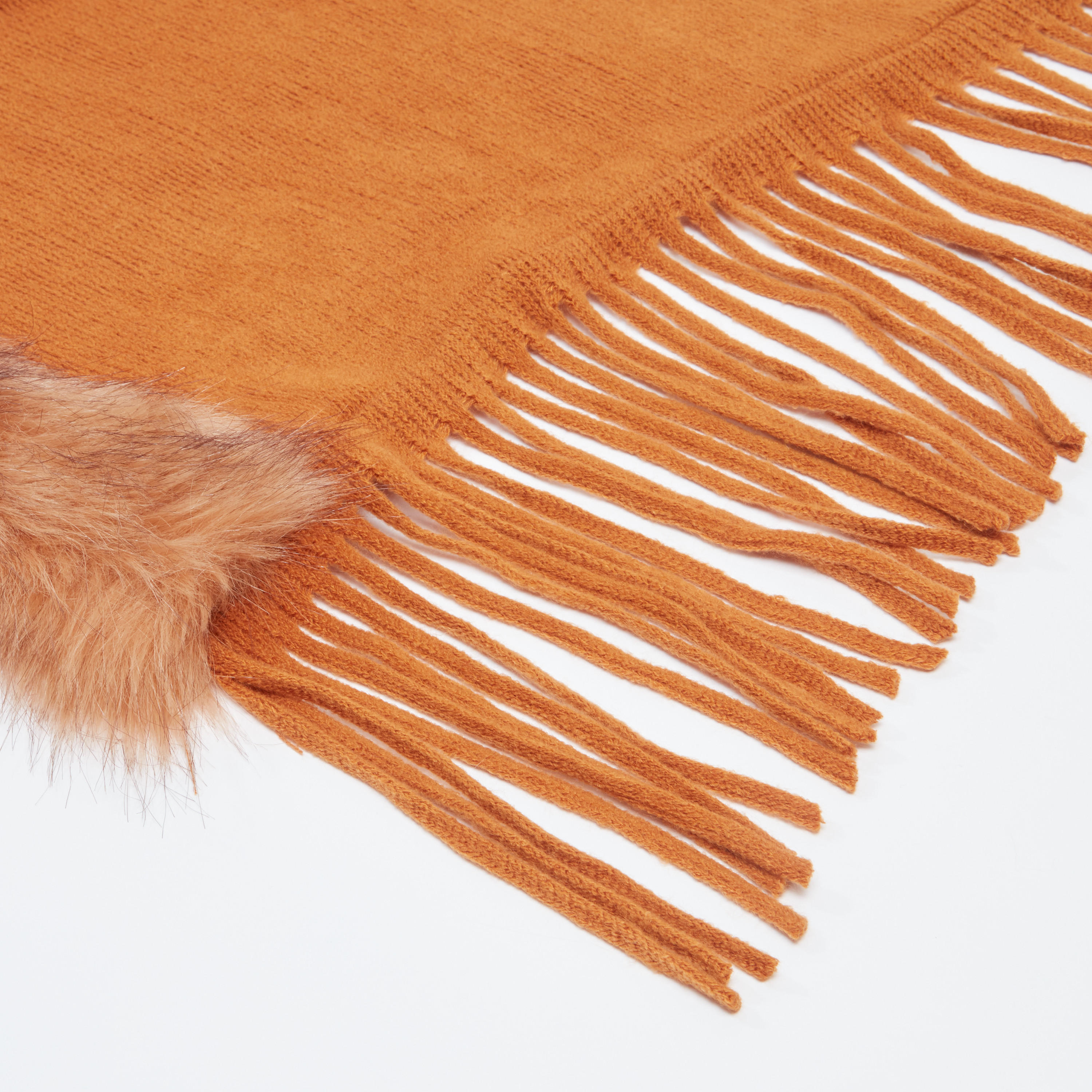 وشاح بملمس بارز وشراشيب-women-clothingaccessories-scarves-image-1