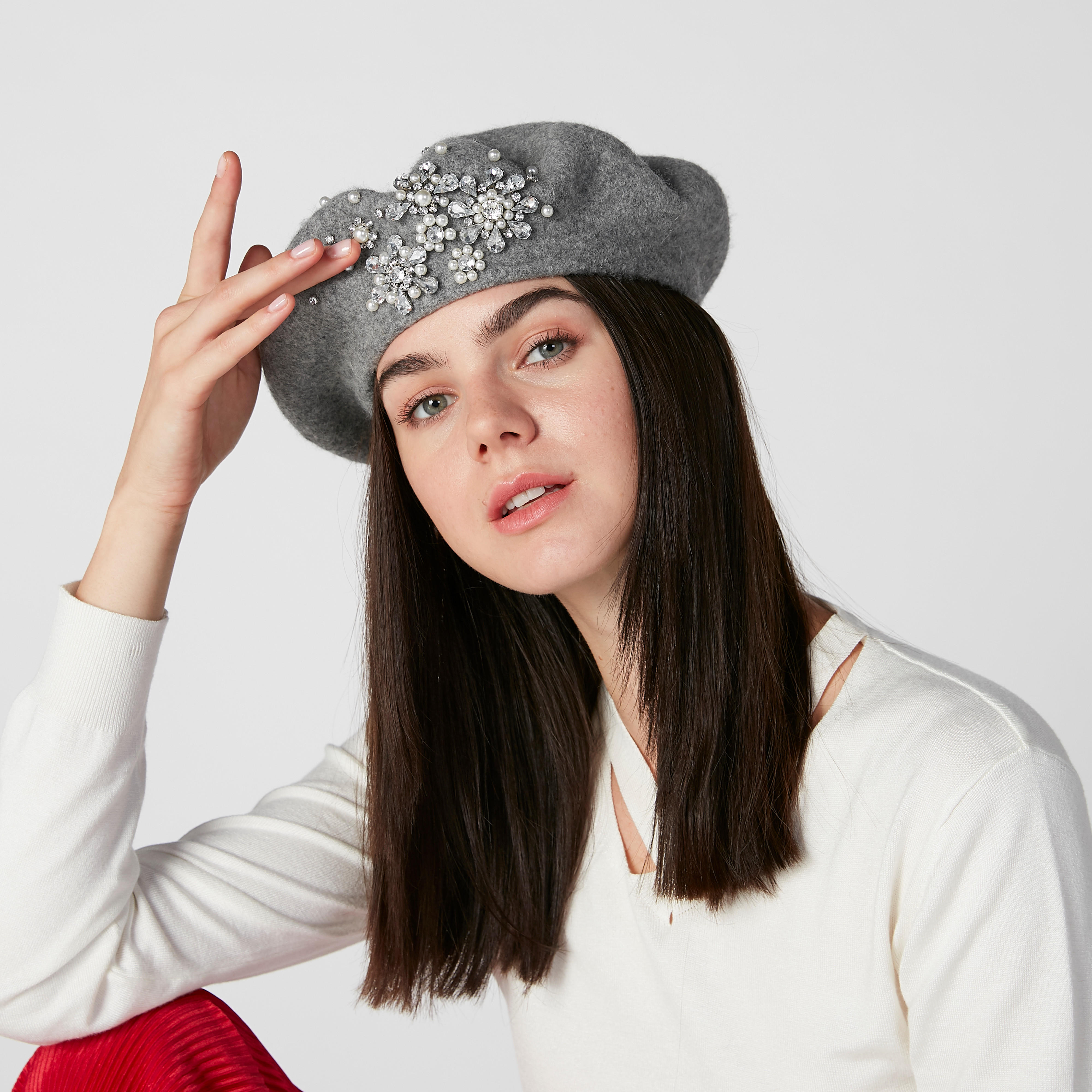 قبّعة بيريه بارزة الملمس بتفاصيل مرصّعة-women-clothingaccessories-capsandhats-image-2