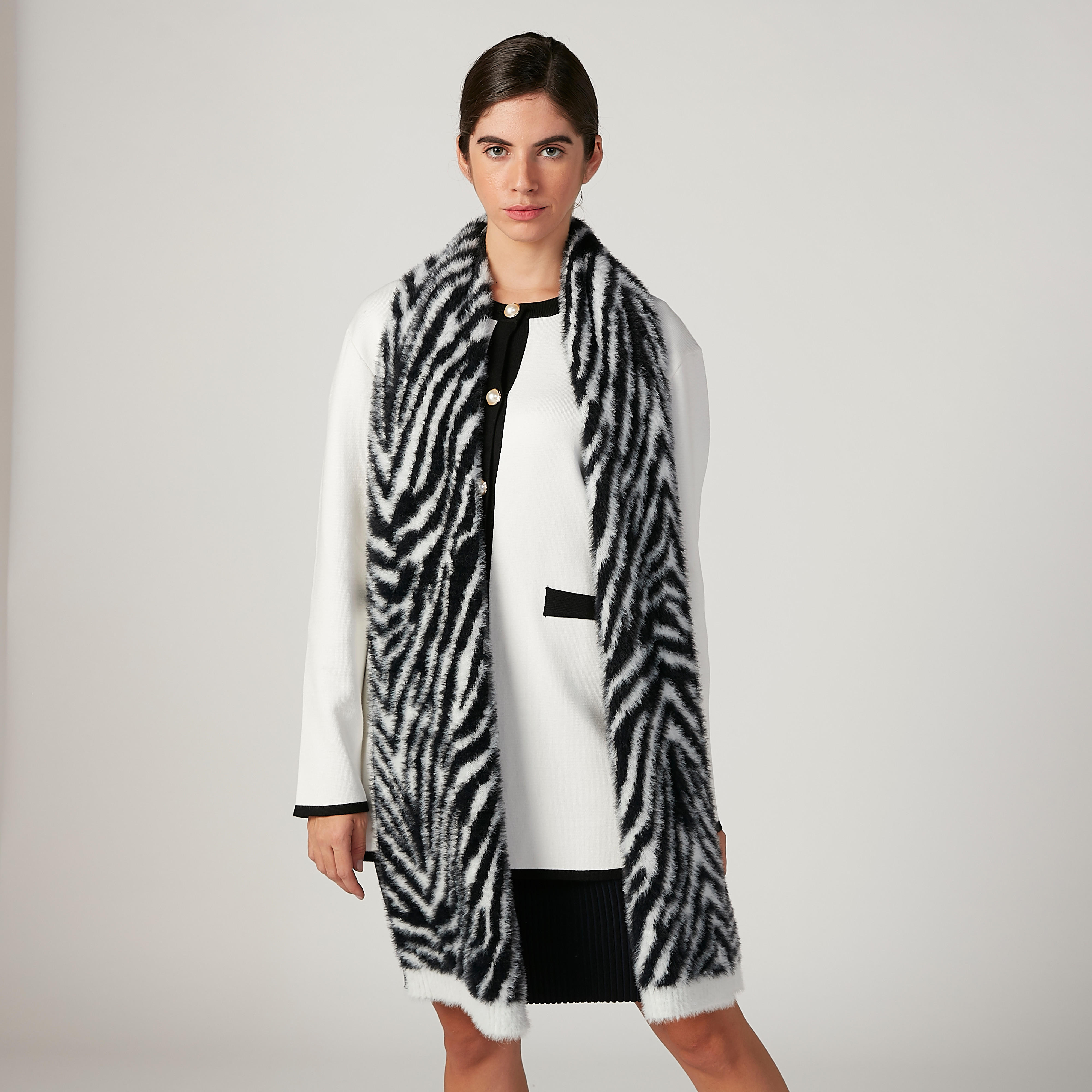 وشاح بارز الملمس بطبعات حيوانات-women-clothingaccessories-scarves-image-2