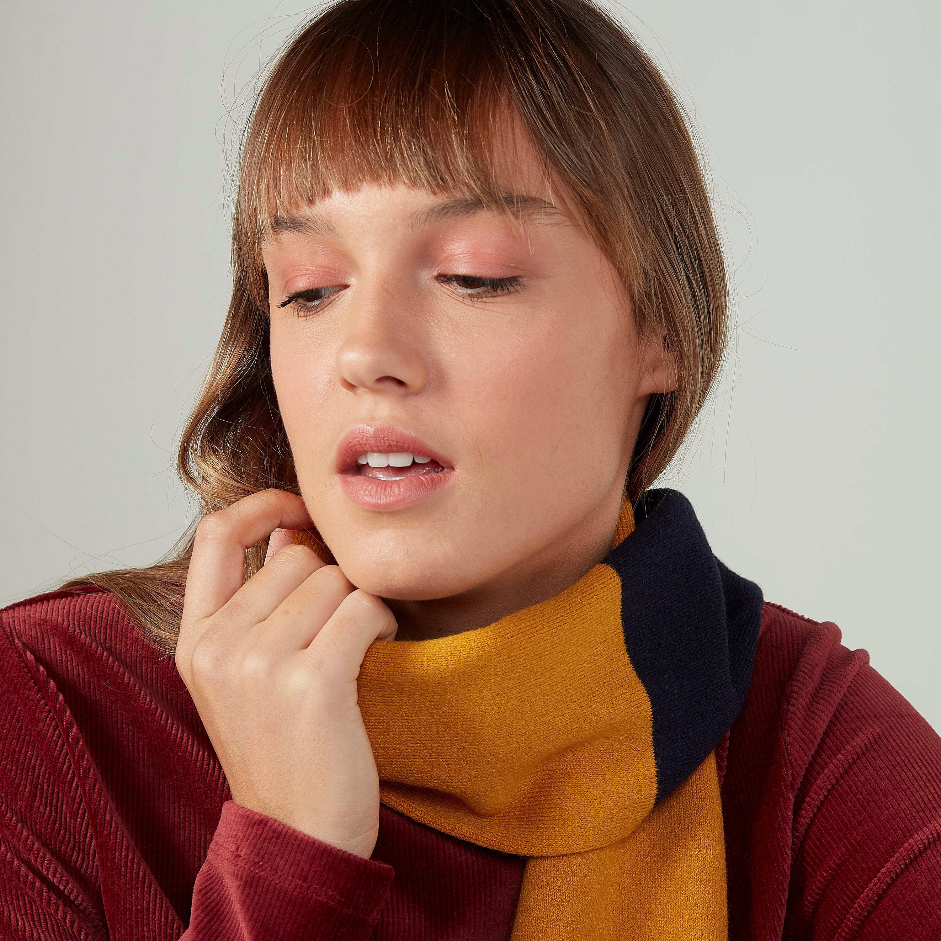 وشاح بارز الملمس-women-clothingaccessories-scarves-image-2