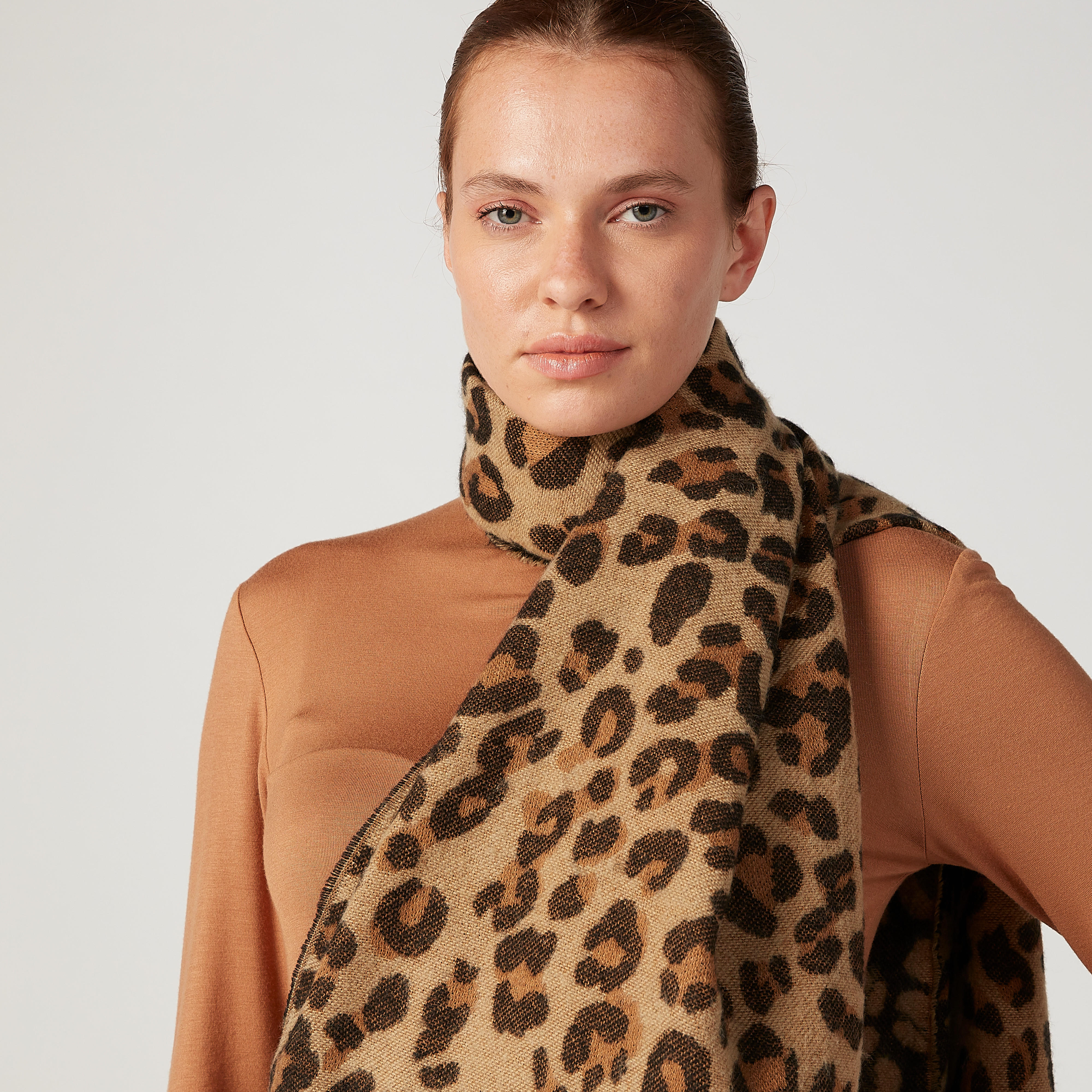 وشاح بشراشيب وطبعات حيوانات-women-clothingaccessories-scarves-image-2