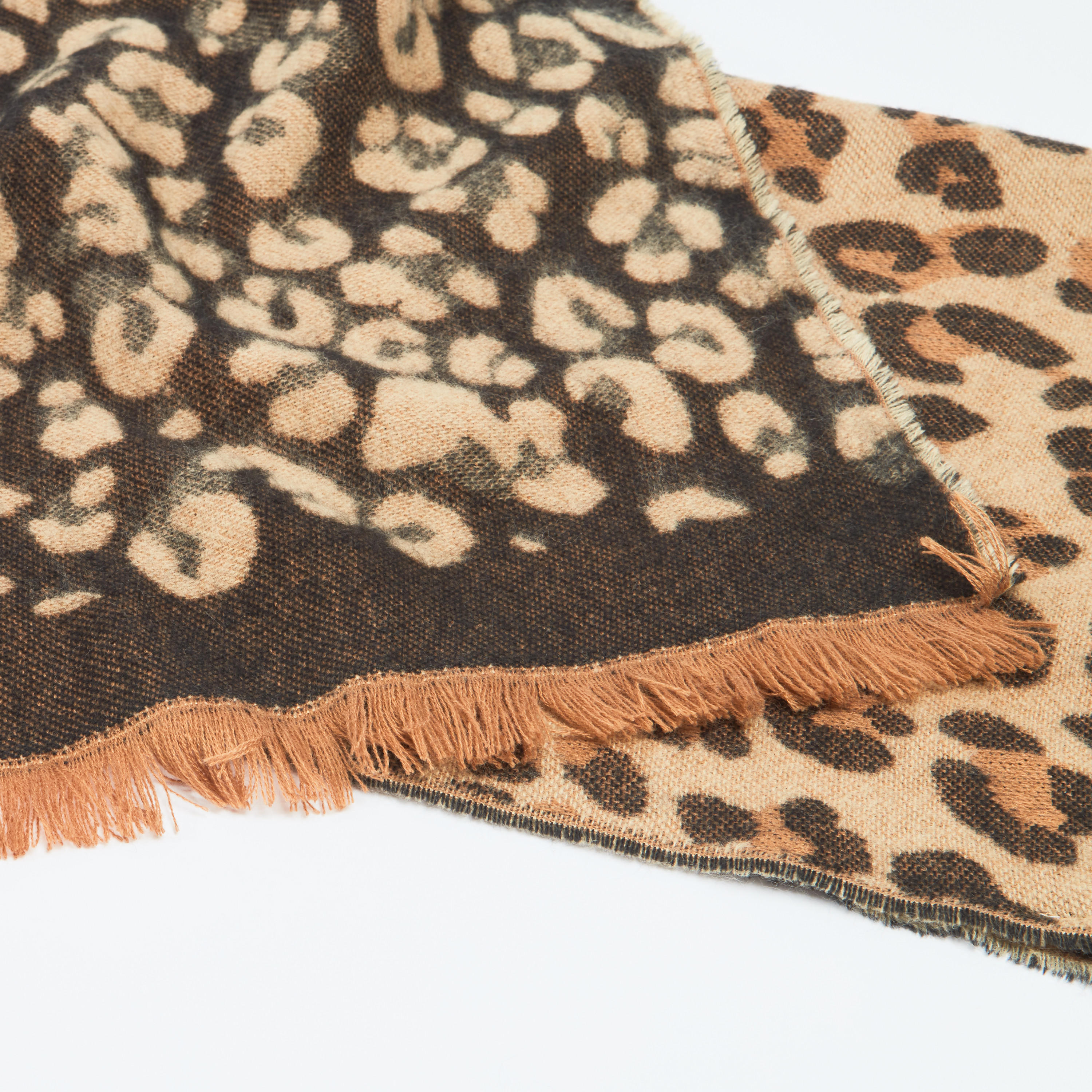 وشاح بشراشيب وطبعات حيوانات-women-clothingaccessories-scarves-image-3