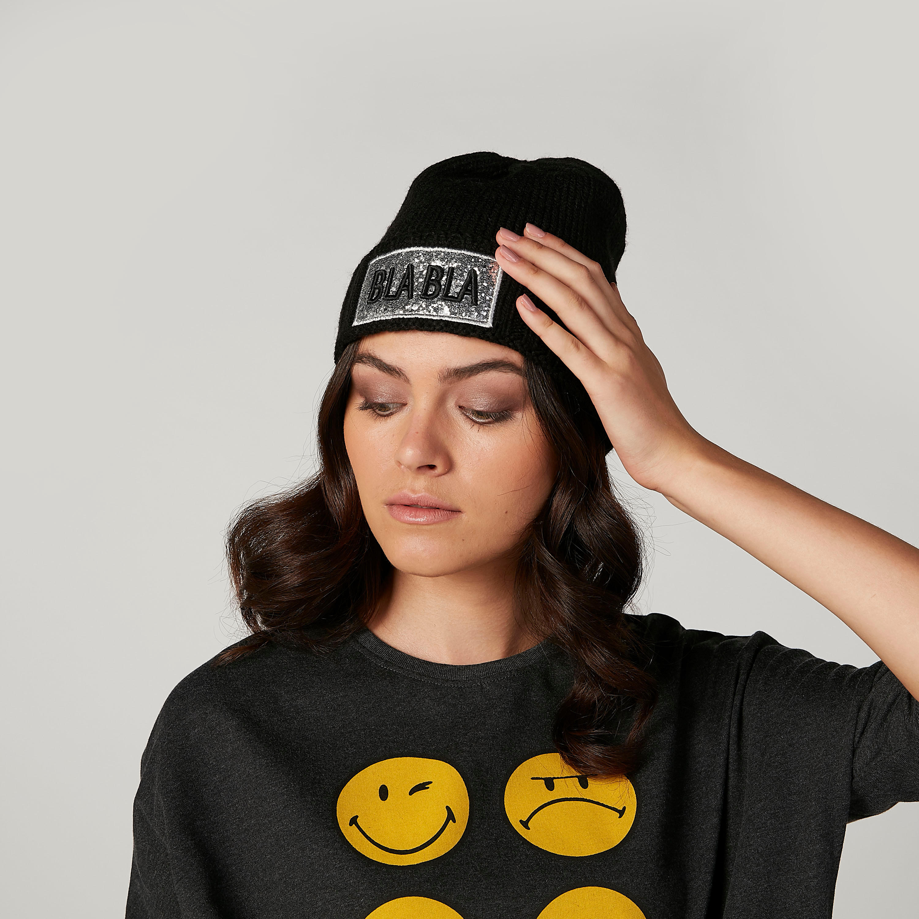 قبعة بيني بارزة الملمس بتزيينات-women-clothingaccessories-capsandhats-image-2