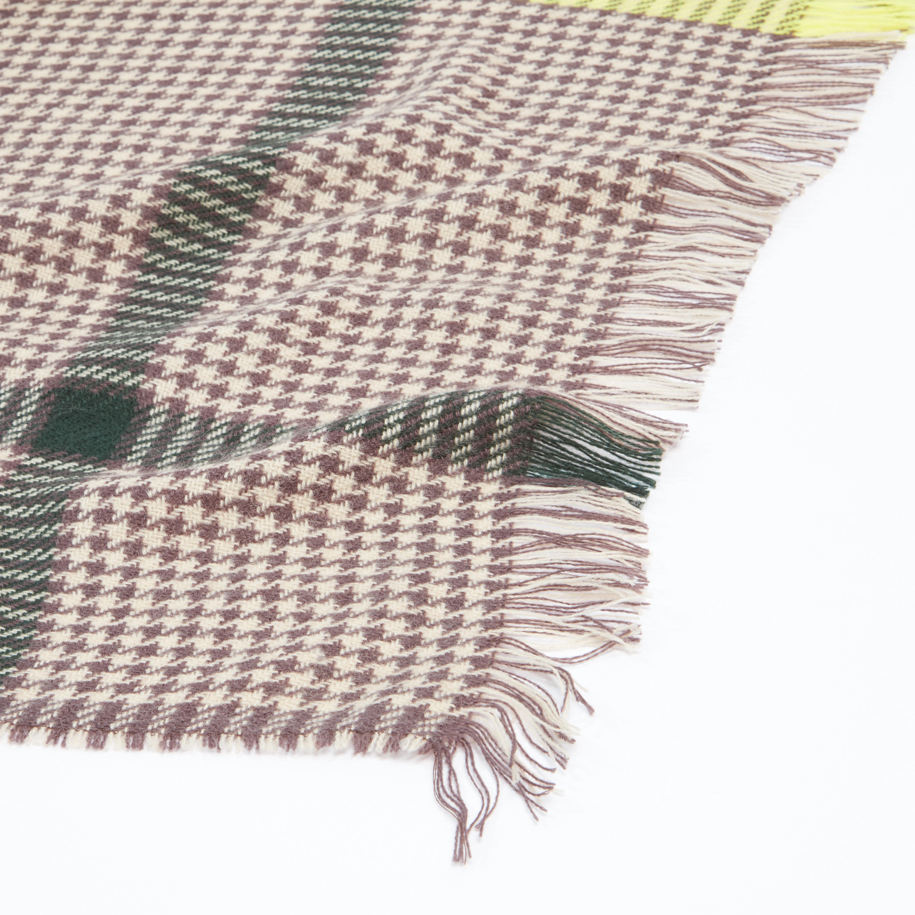 وشاح بارز الملمس بشراشيب-women-clothingaccessories-scarves-image-1