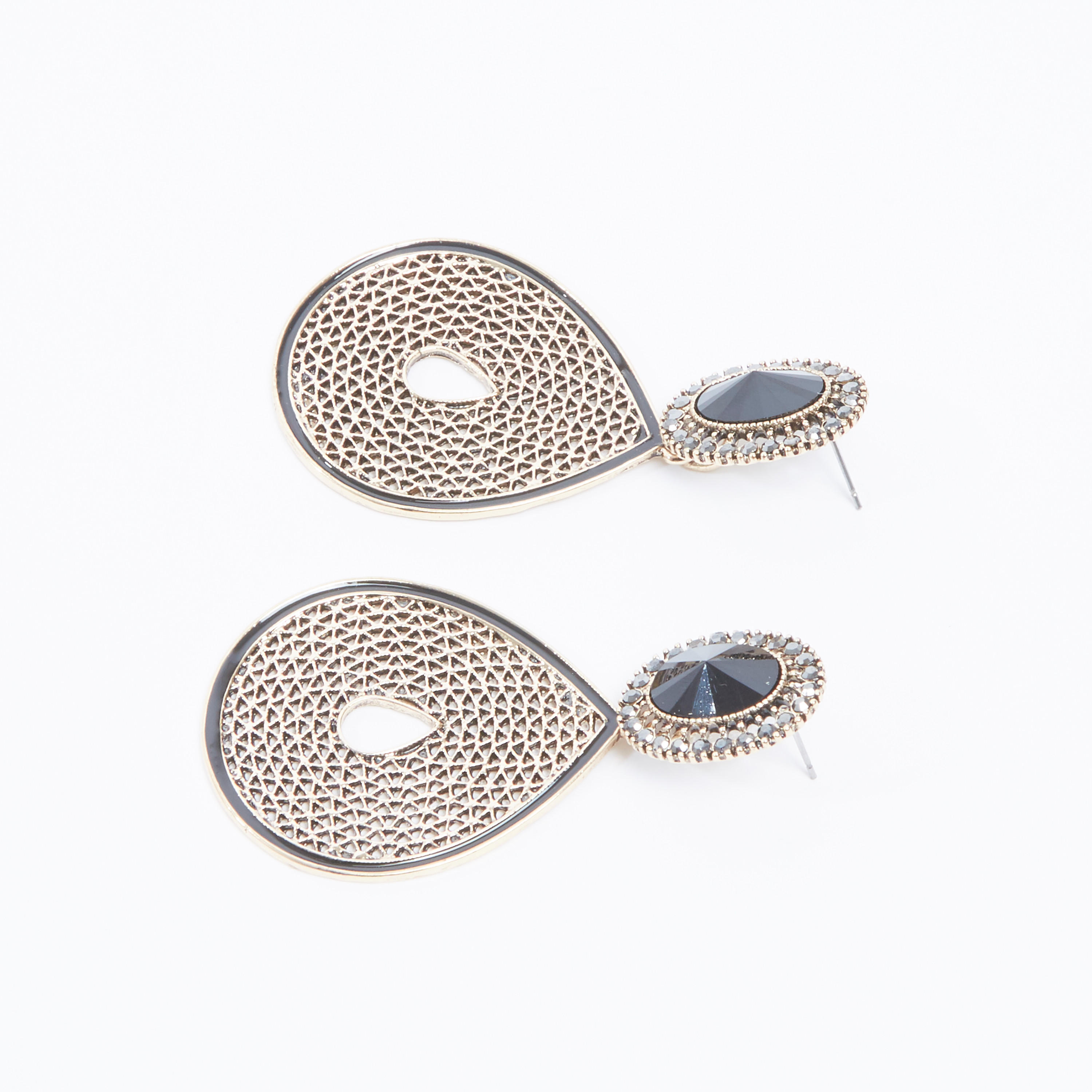 حلقان بدلّاية مزيّنة ومكبس إغلاق-women-watchesandjewellery-jewellery-earrings-image-1
