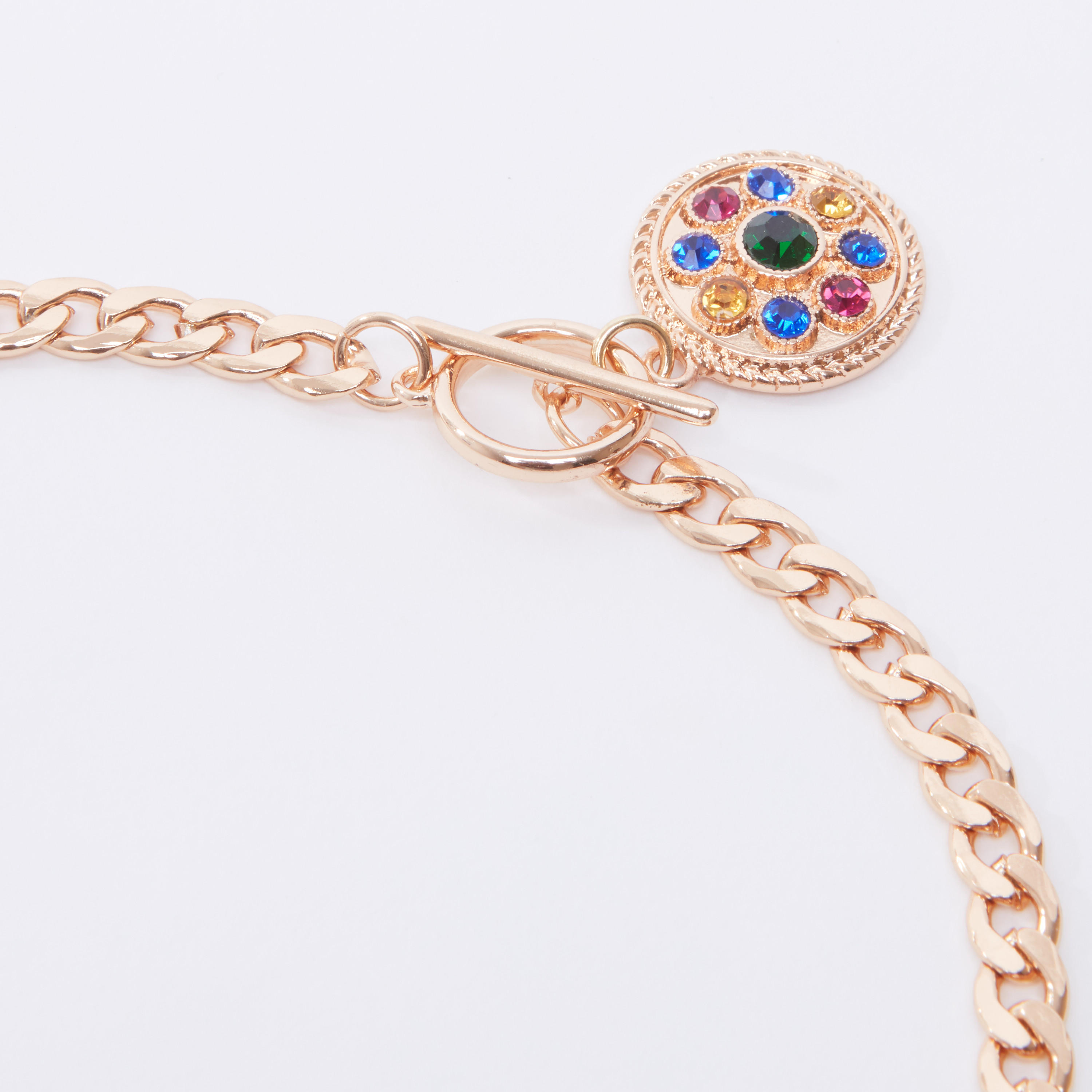 عقد مزيّن بدلاية وقفل أربطة متداخلة-women-watchesandjewellery-jewellery-necklacesandpendants-image-3