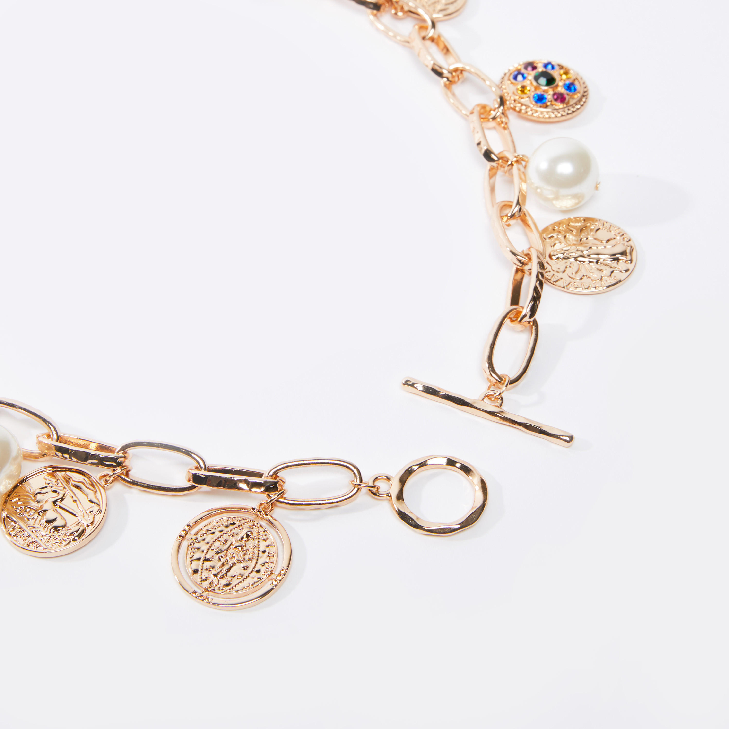 عقد مزيّن بدلاية وقفل أربطة متداخلة-women-watchesandjewellery-jewellery-necklacesandpendants-image-4