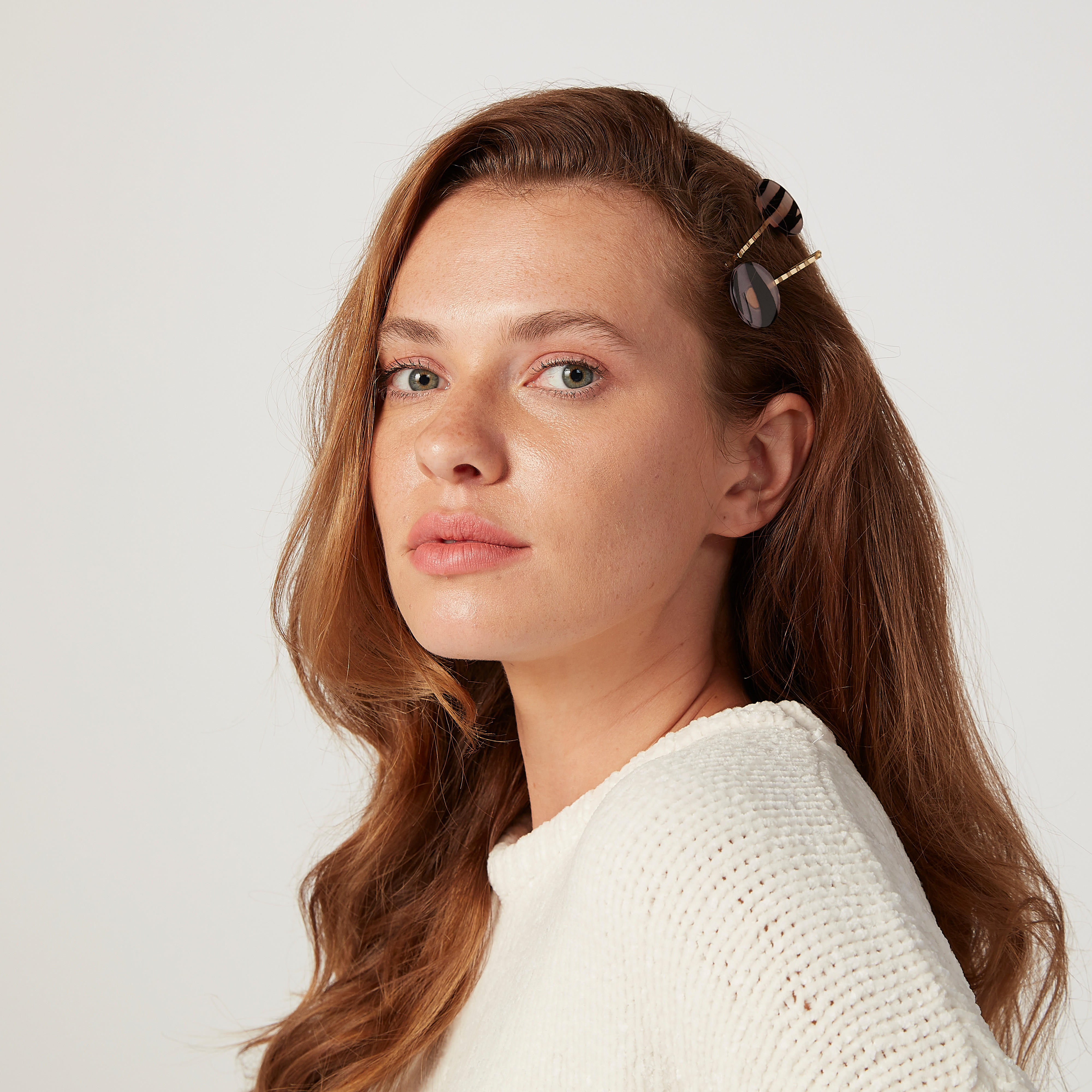 دبابيس شعر مزيّنة بطبعات - طقم من قطعتين-women-hairaccessories-image-2
