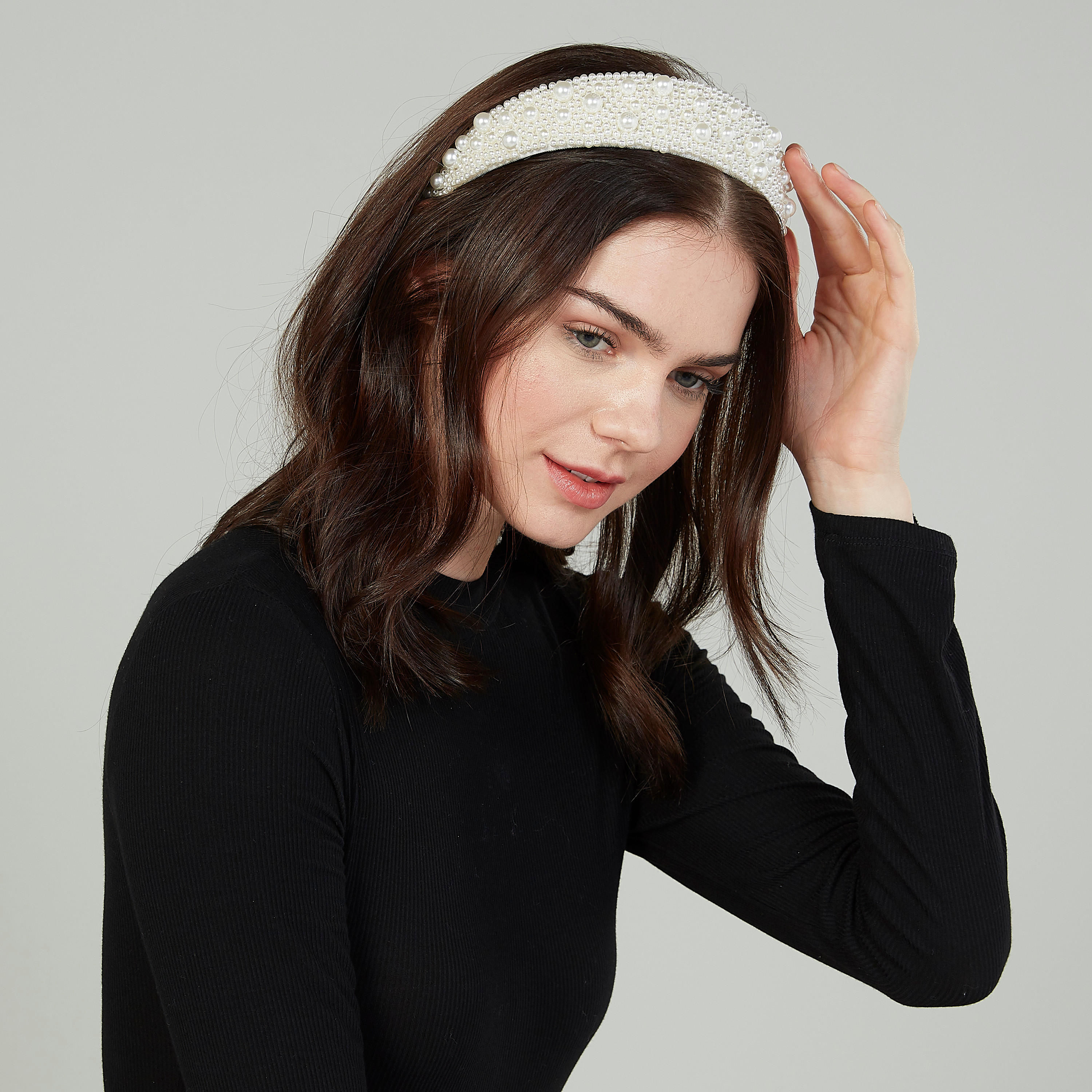 شريطة شعر بتفاصيل لؤلؤ-women-hairaccessories-image-2