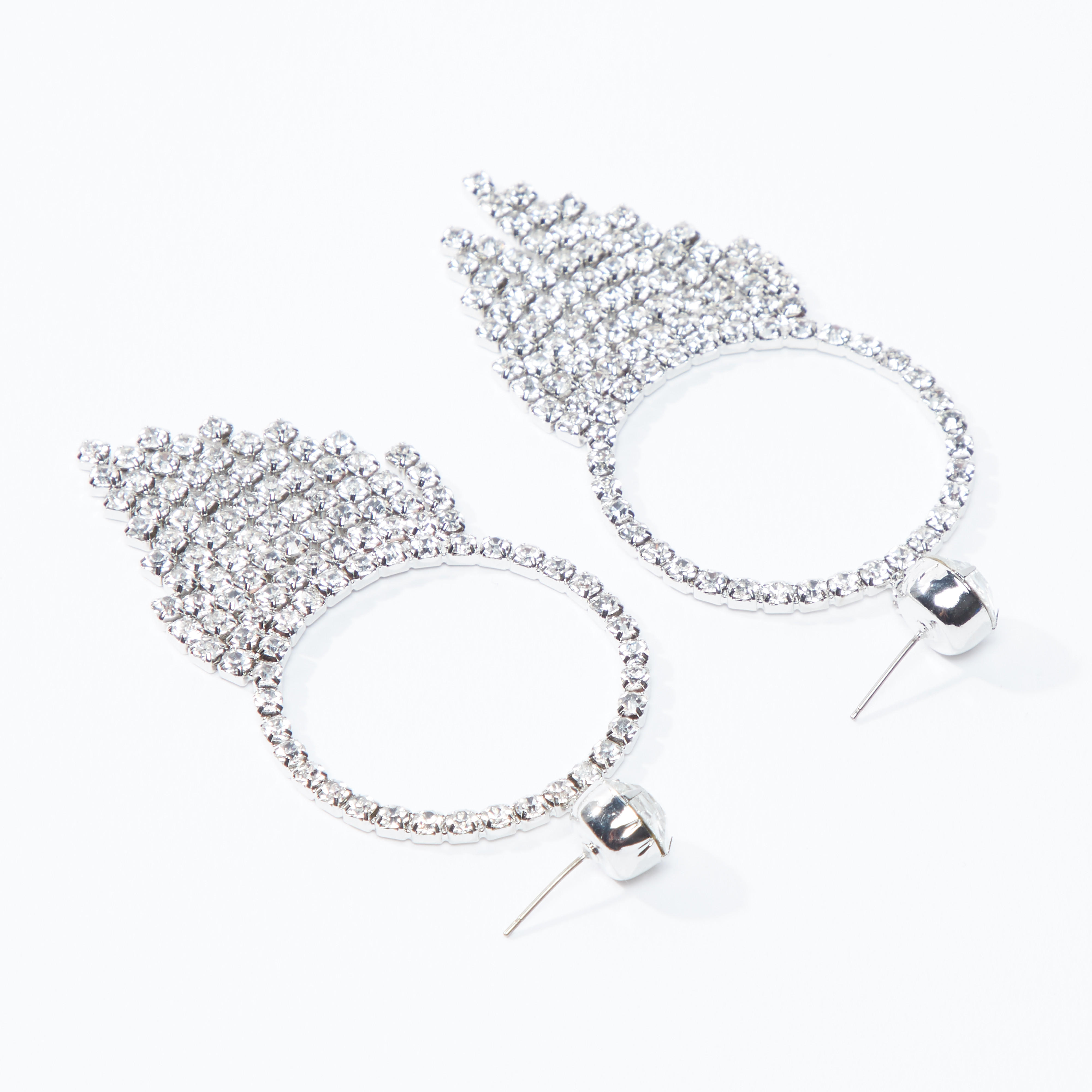 حلقان بدلّاية مزيّنة ومكبس إغلاق-women-watchesandjewellery-jewellery-earrings-image-4