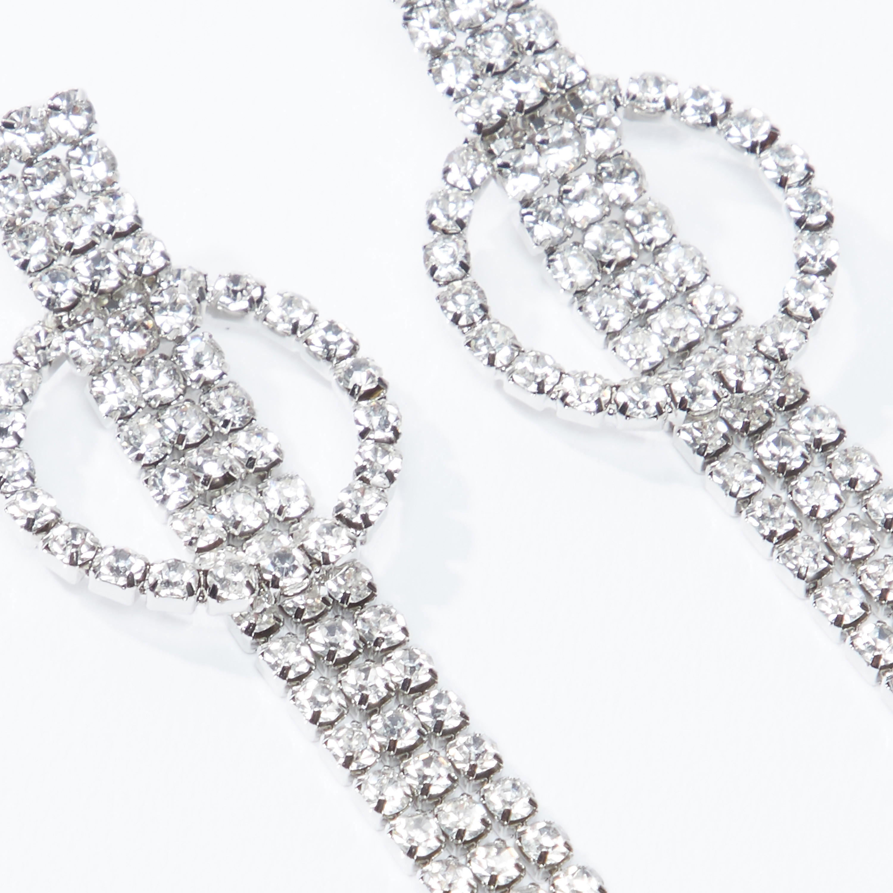 حلق بدلّاية مرصّعة ومكبس إغلاق-women-watchesandjewellery-jewellery-earrings-image-3