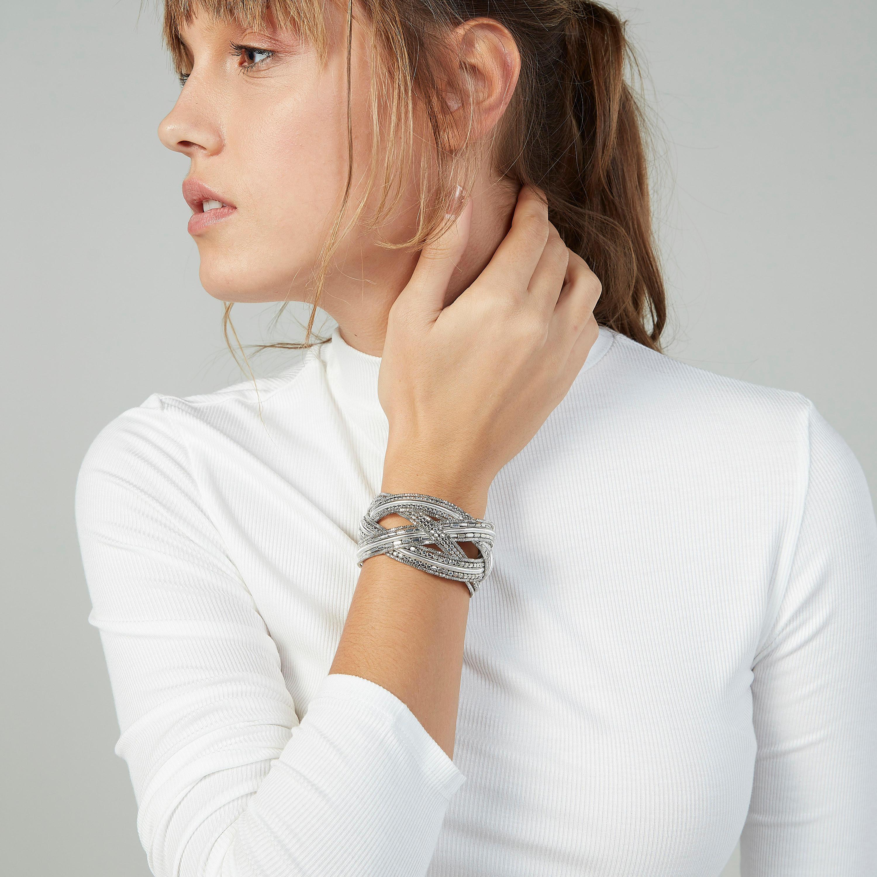 سوار مزين-women-watchesandjewellery-jewellery-banglesandbracelets-image-3
