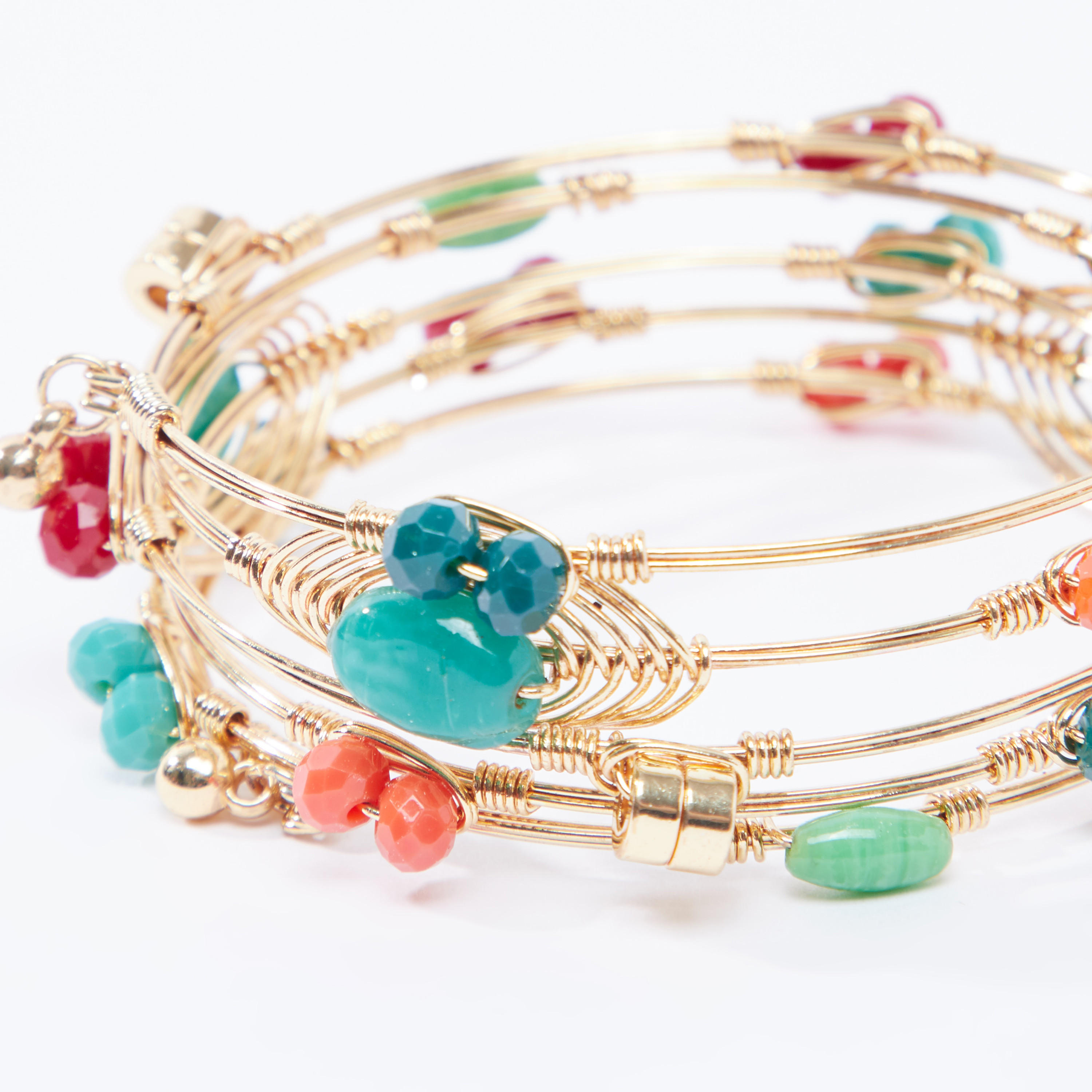 سوار مزيّن مع مشبك إغلاق مغناطيسي-women-watchesandjewellery-jewellery-banglesandbracelets-image-3