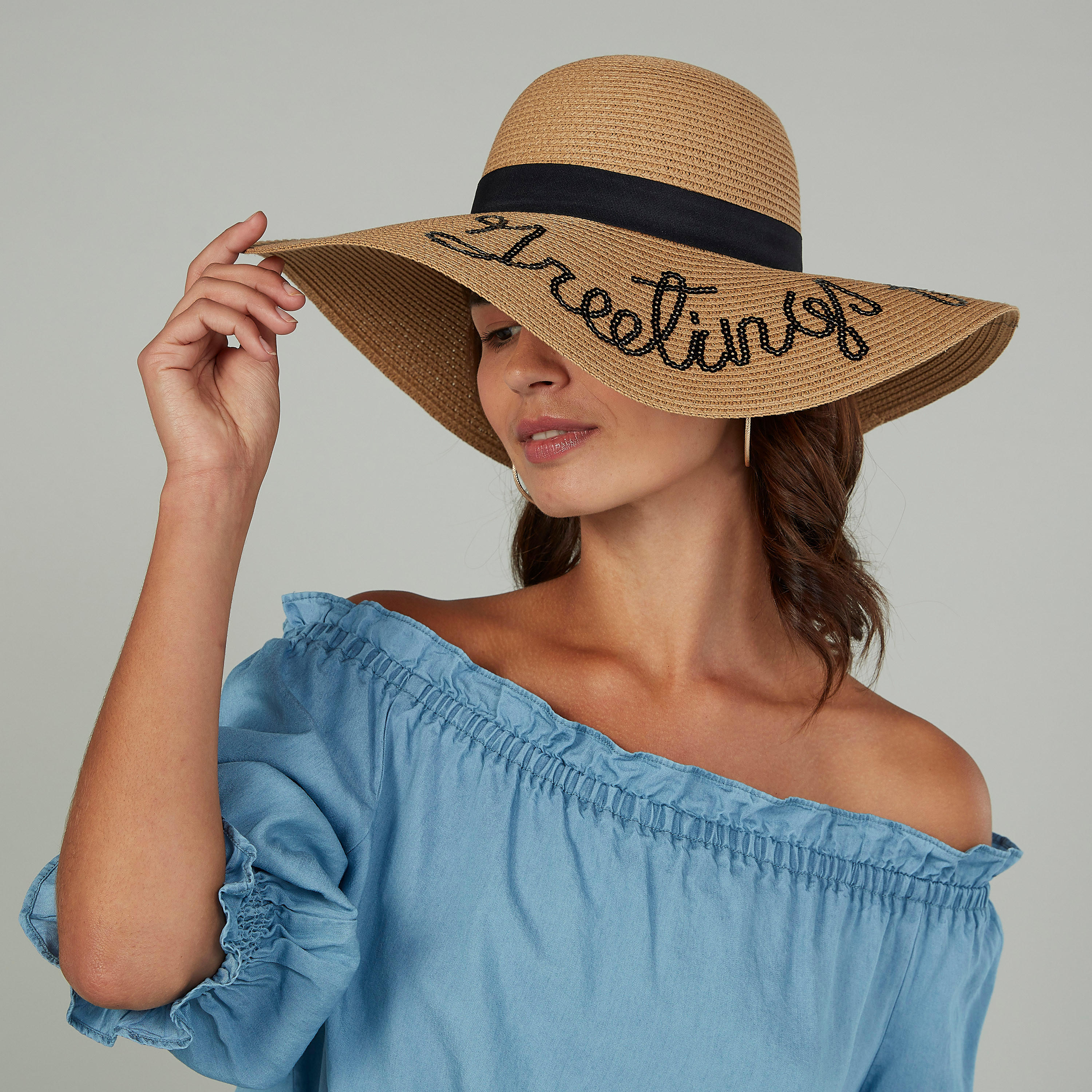 قبّعة بارزة الملمس مزيّنة بالترتر-women-clothingaccessories-capsandhats-image-2
