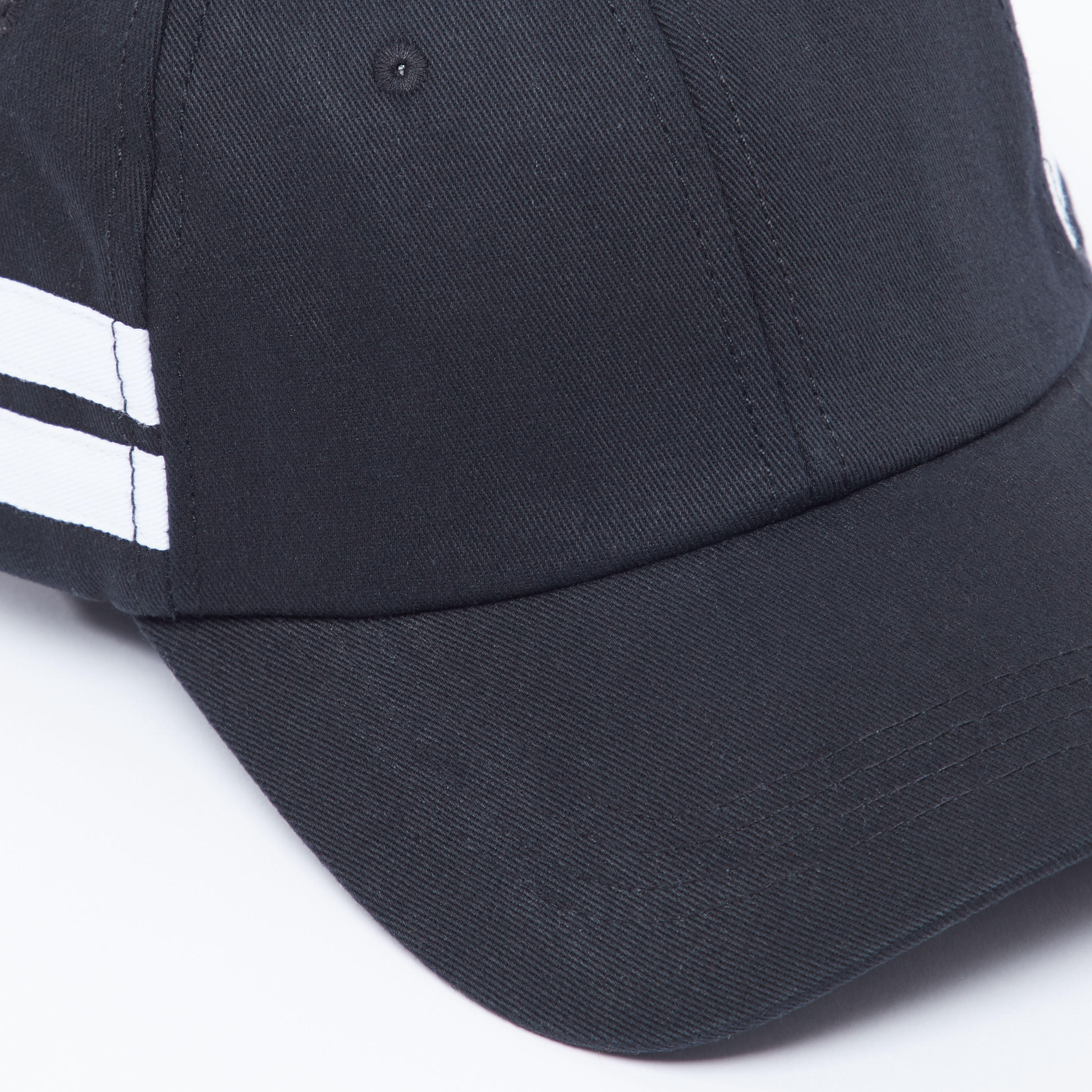 قبعة كاب بتفاصيل مغرزة بإبزيم إغلاق-women-clothingaccessories-capsandhats-image-2