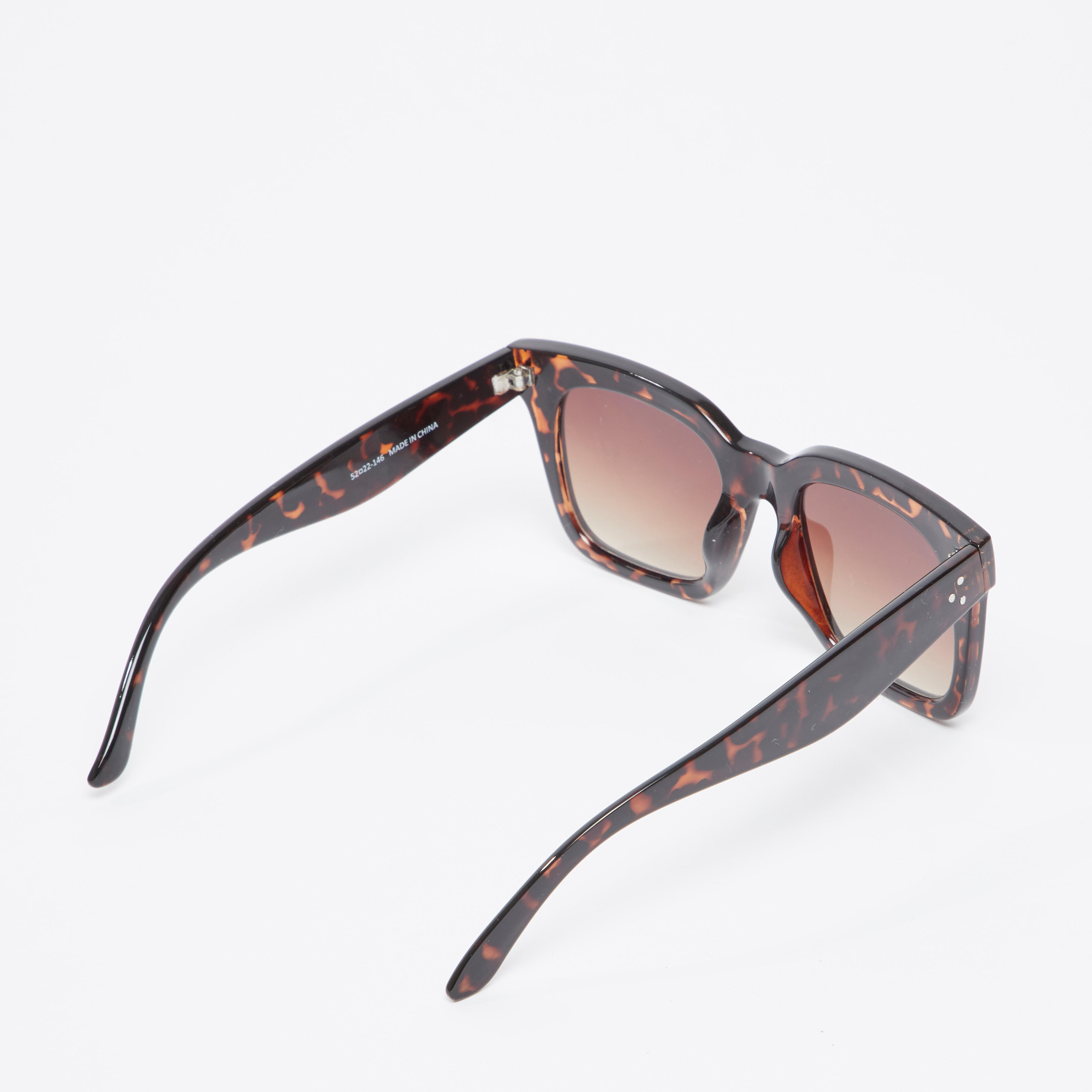 نظّارة شمسية واي فيرار بإطار كامل ووسادات أنف وطبعات-women-sunglasses-image-5