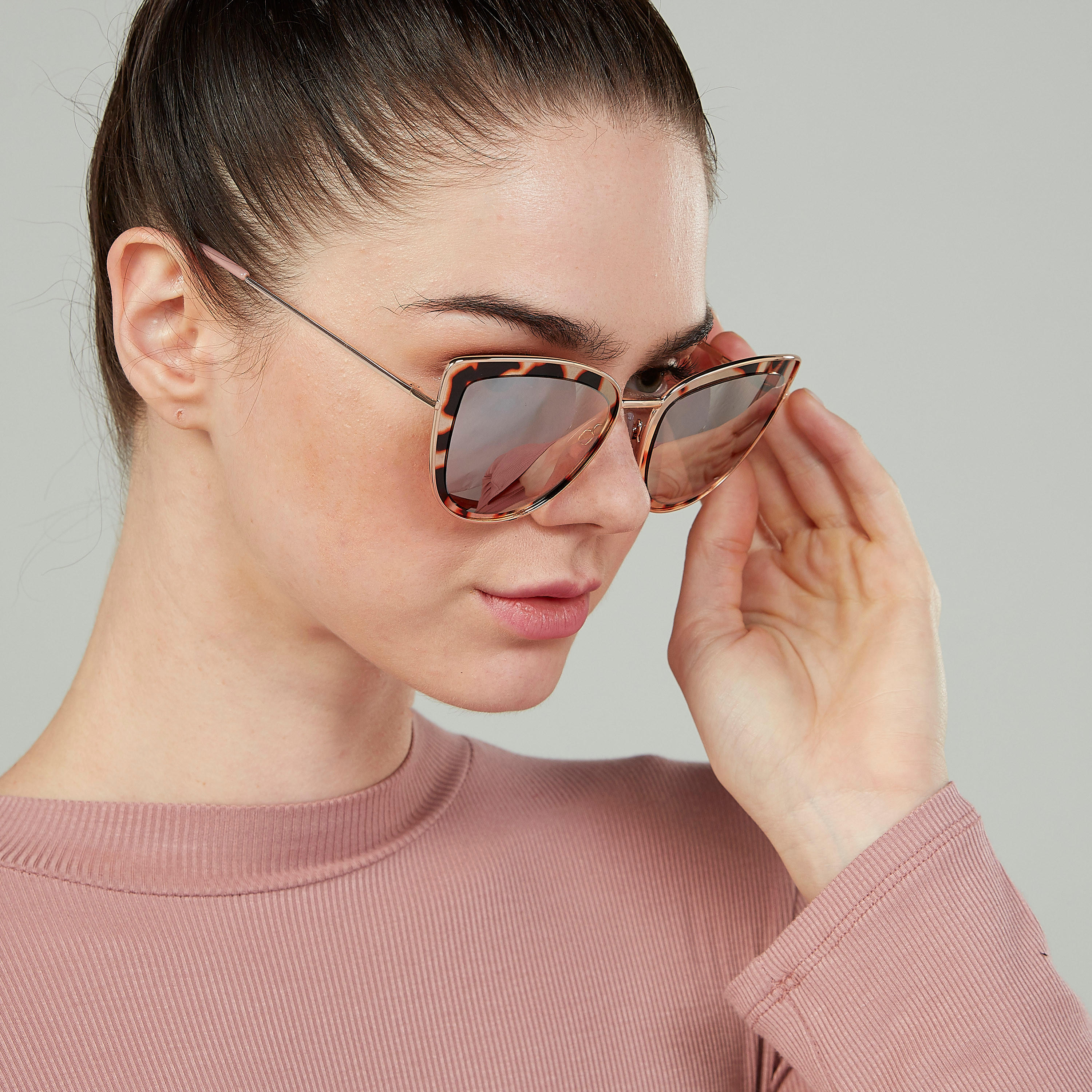 نظّارة شمسية عين قطة بإطار كامل وتزيينات-women-sunglasses-image-2