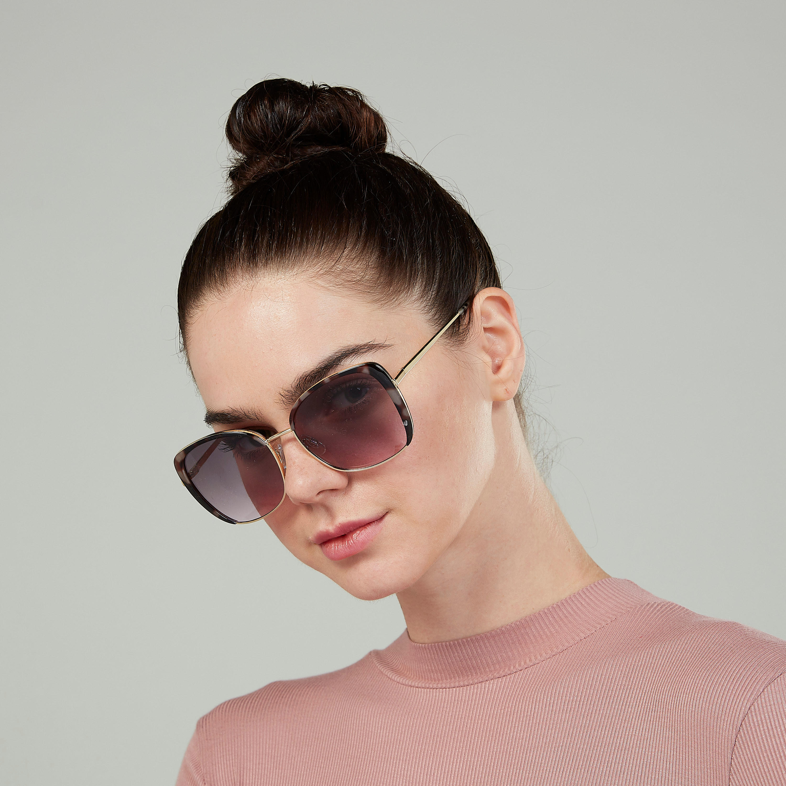 نظّارة شمسية واي فيرار بإطار كامل ووسادات أنف-women-sunglasses-image-2