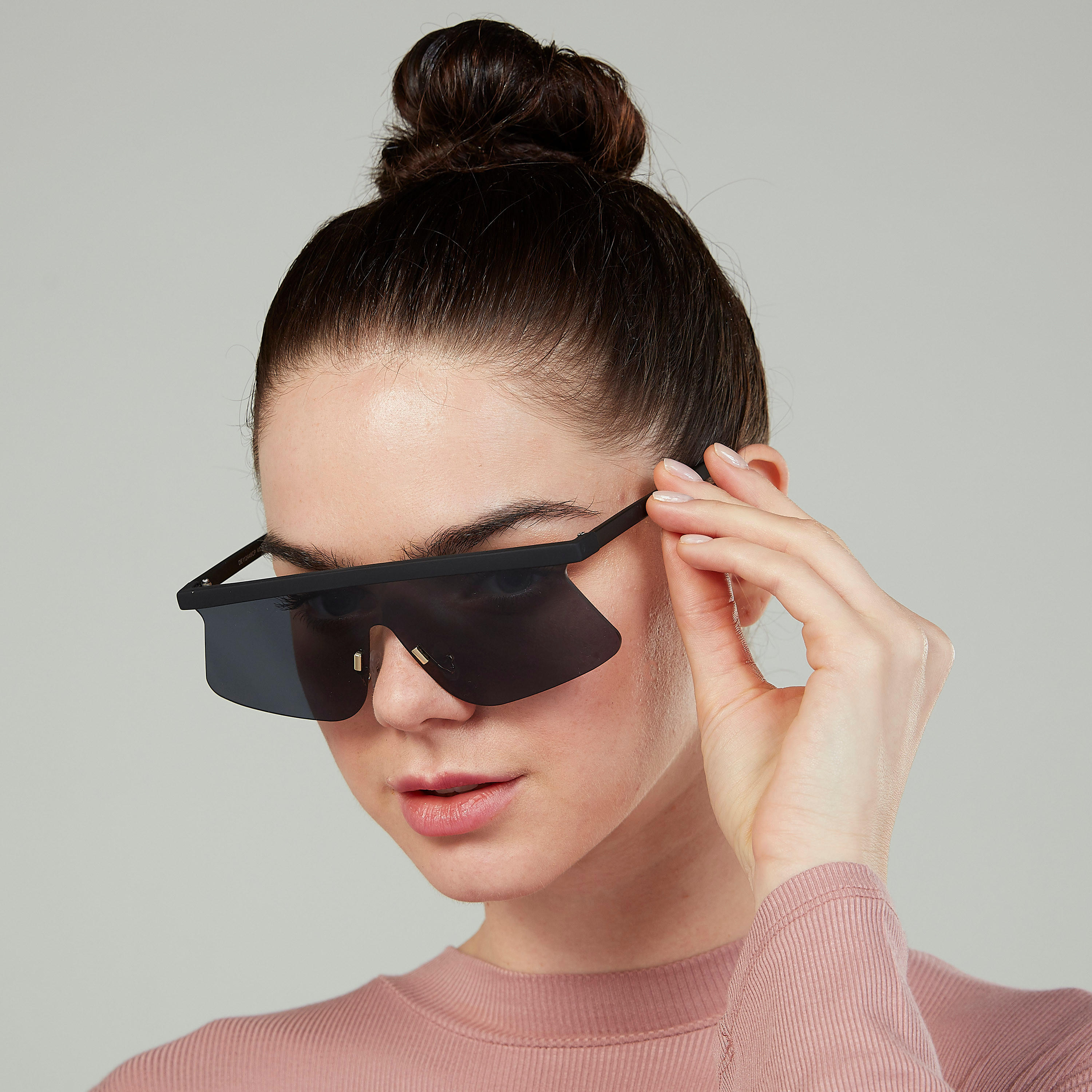 نظّارة شمسية واي فيرار بنصف إطار ووسادات أنف-women-sunglasses-image-2