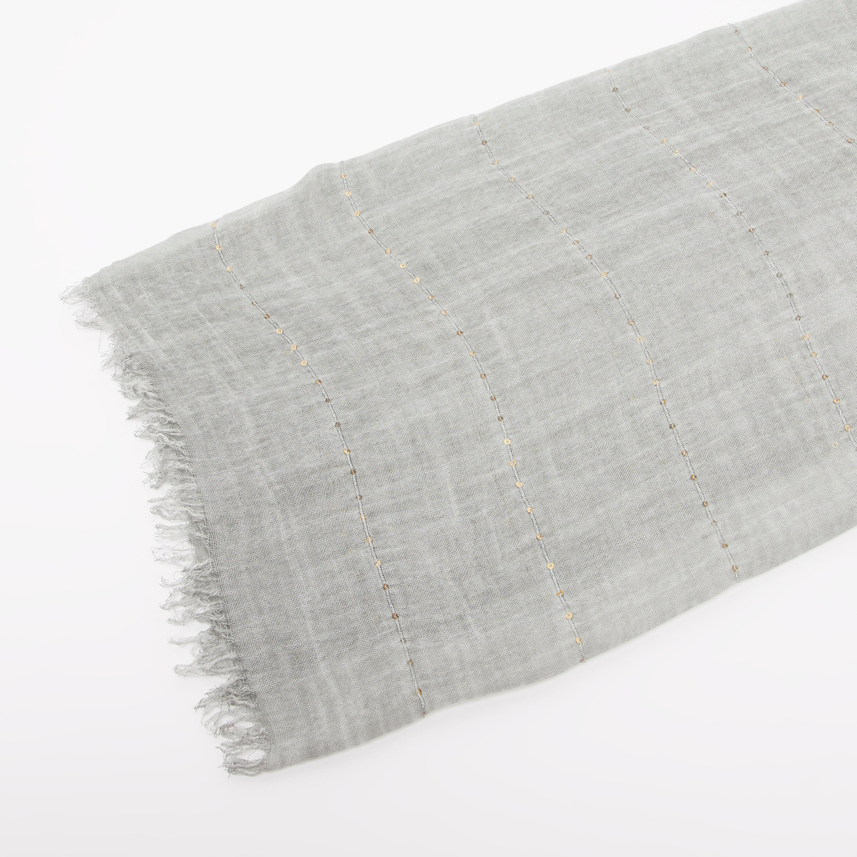 وشاح بارز الملمس بتفاصيل ترتر-women-clothingaccessories-scarves-image-4