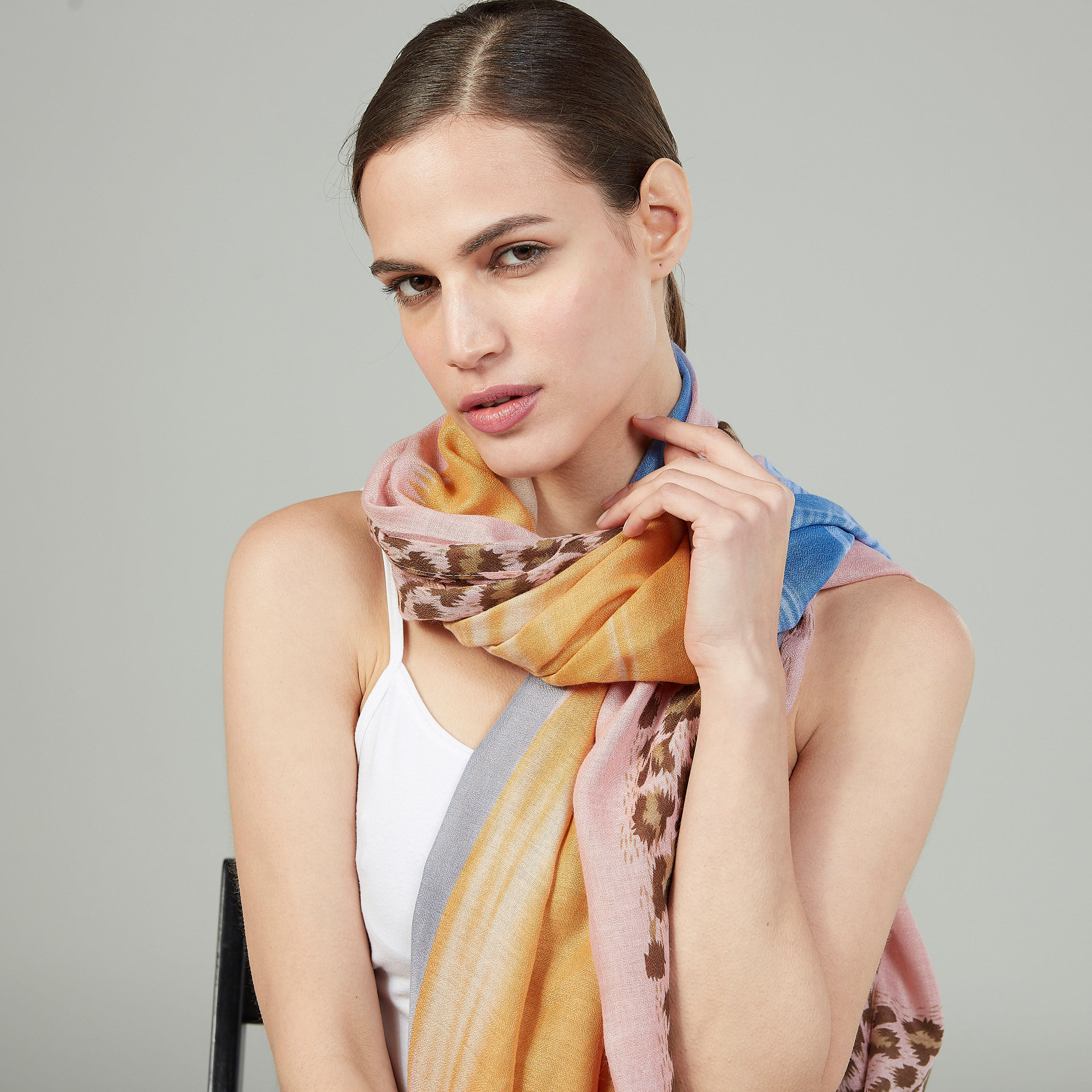 وشاح بطبعات-women-clothingaccessories-scarves-image-2