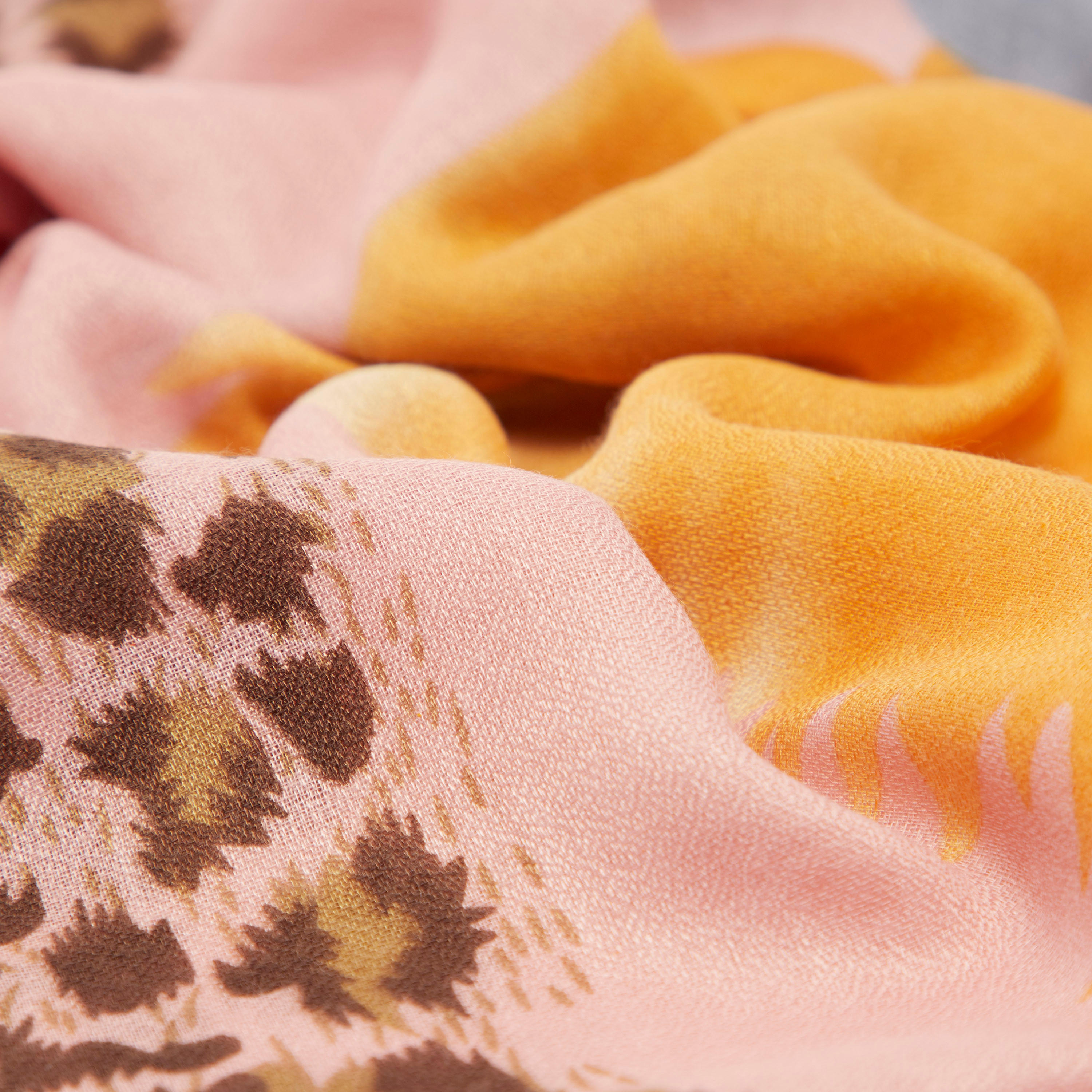 وشاح بطبعات-women-clothingaccessories-scarves-image-1