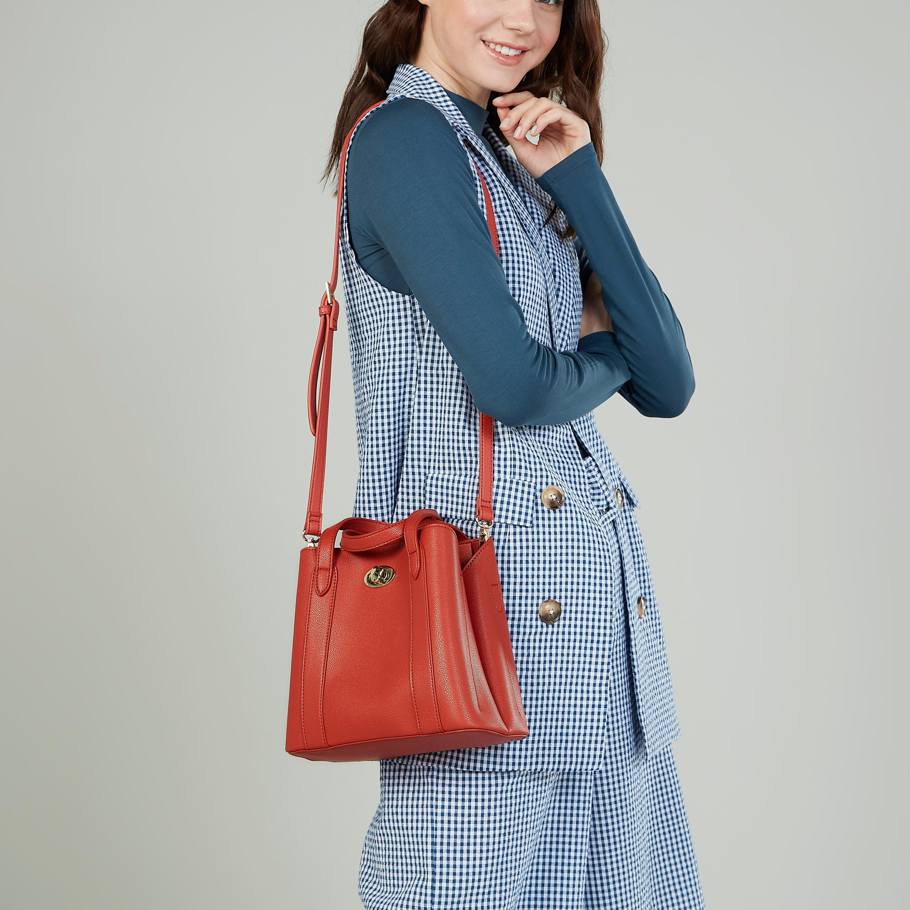 شنطة توتي بارزة الملمس بسحاب إغلاق ومقابض مزدوجة-women-bagsandwallets-handbags-image-2