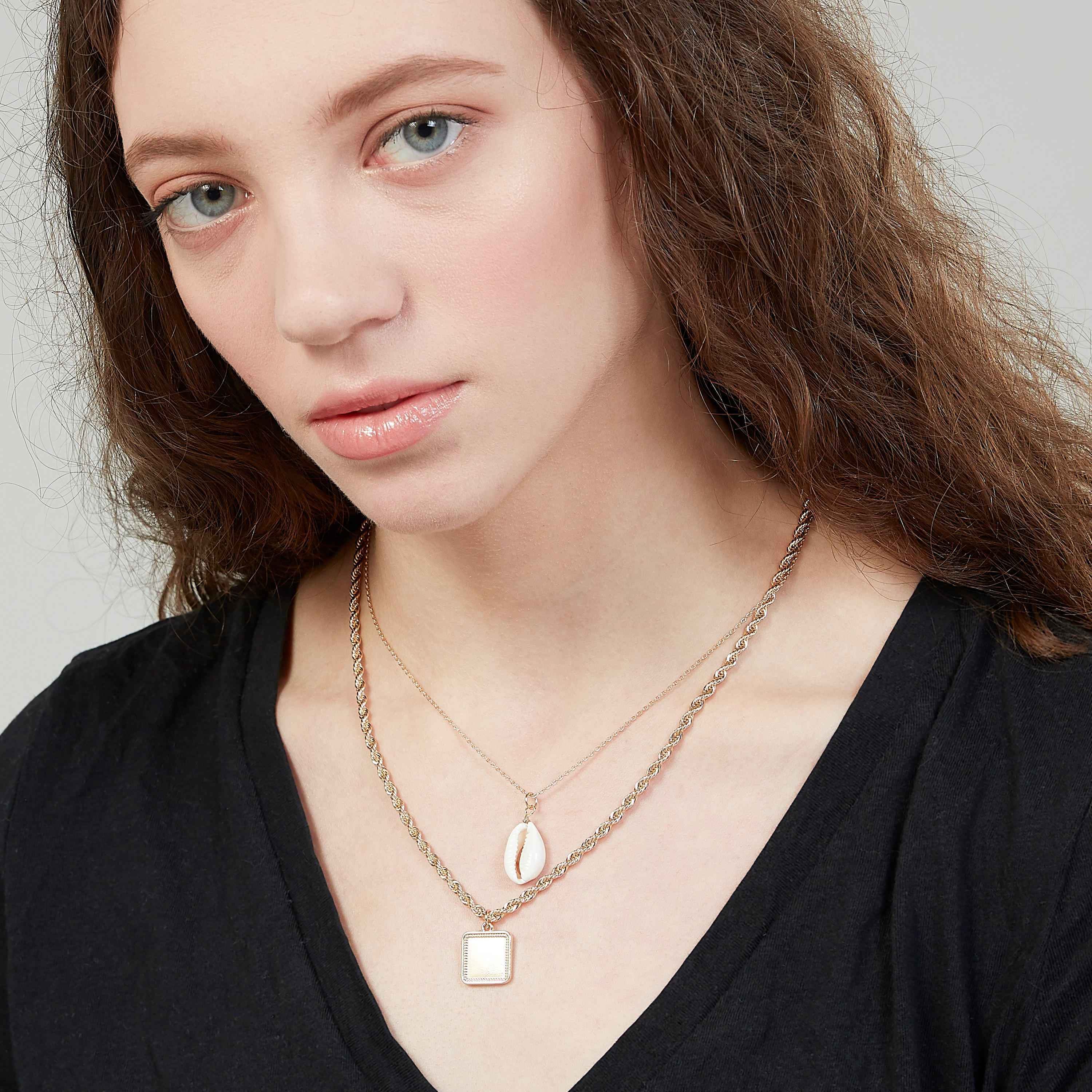 قلادة معدنية بمشبك إغلاق - طقم من 4 قطع-women-watchesandjewellery-jewellery-necklacesandpendants-image-2