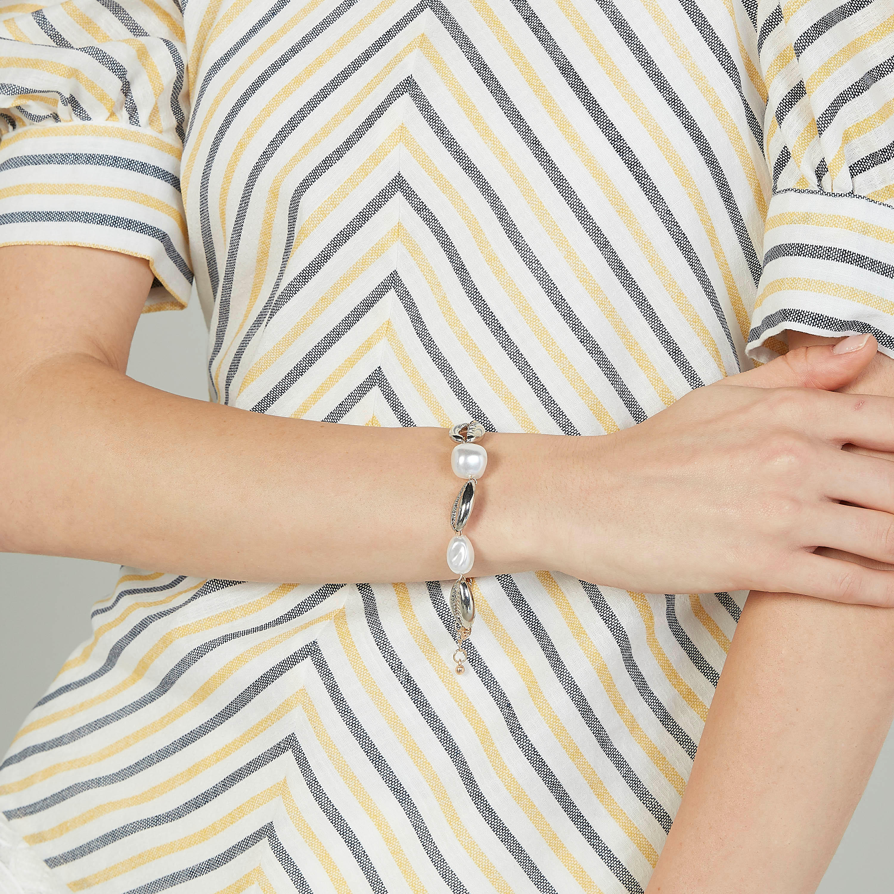 سوار مزيّن مع مشبك إغلاق-women-watchesandjewellery-jewellery-banglesandbracelets-image-2