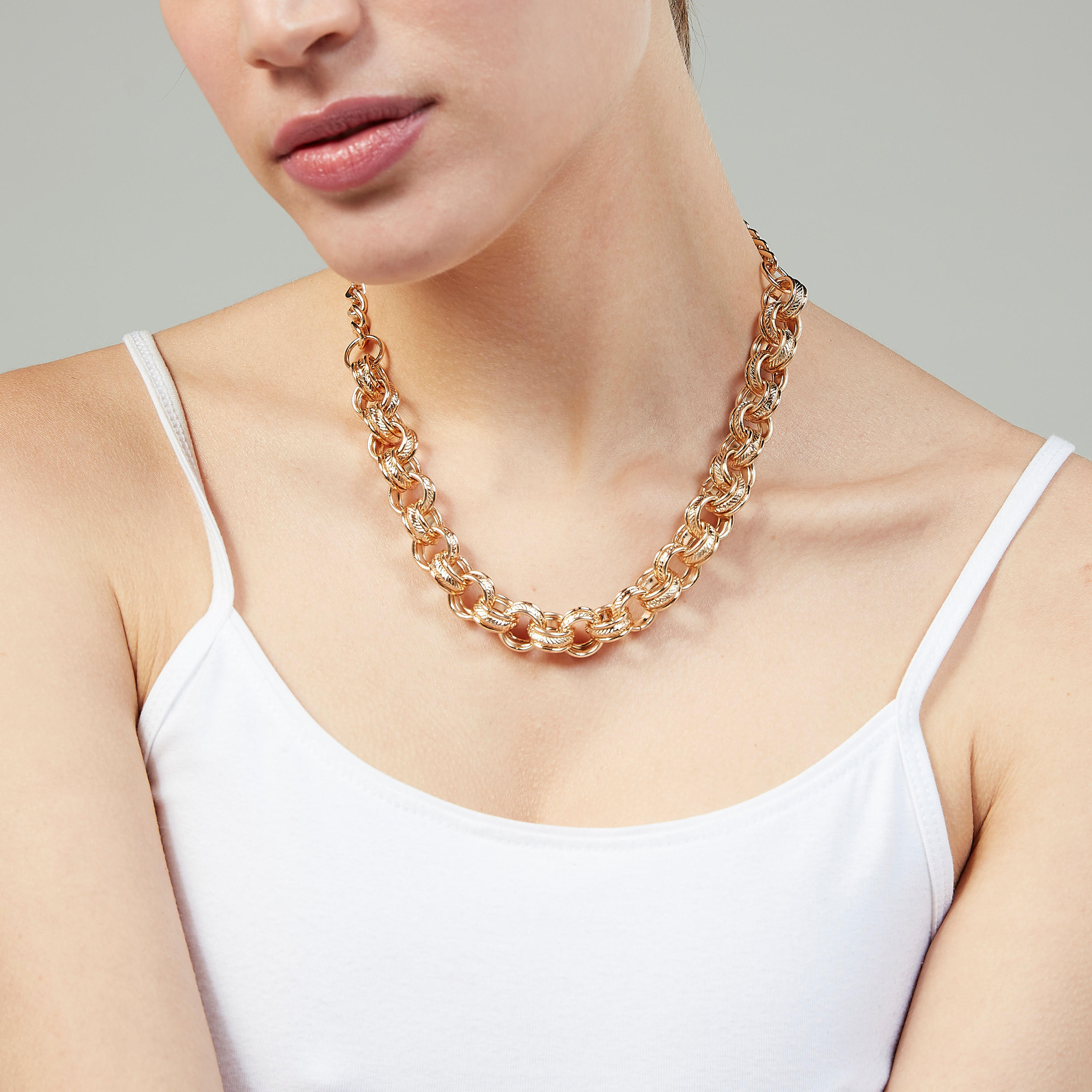 عقد ميتاليك بمشبك إغلاق-women-watchesandjewellery-jewellery-necklacesandpendants-image-2