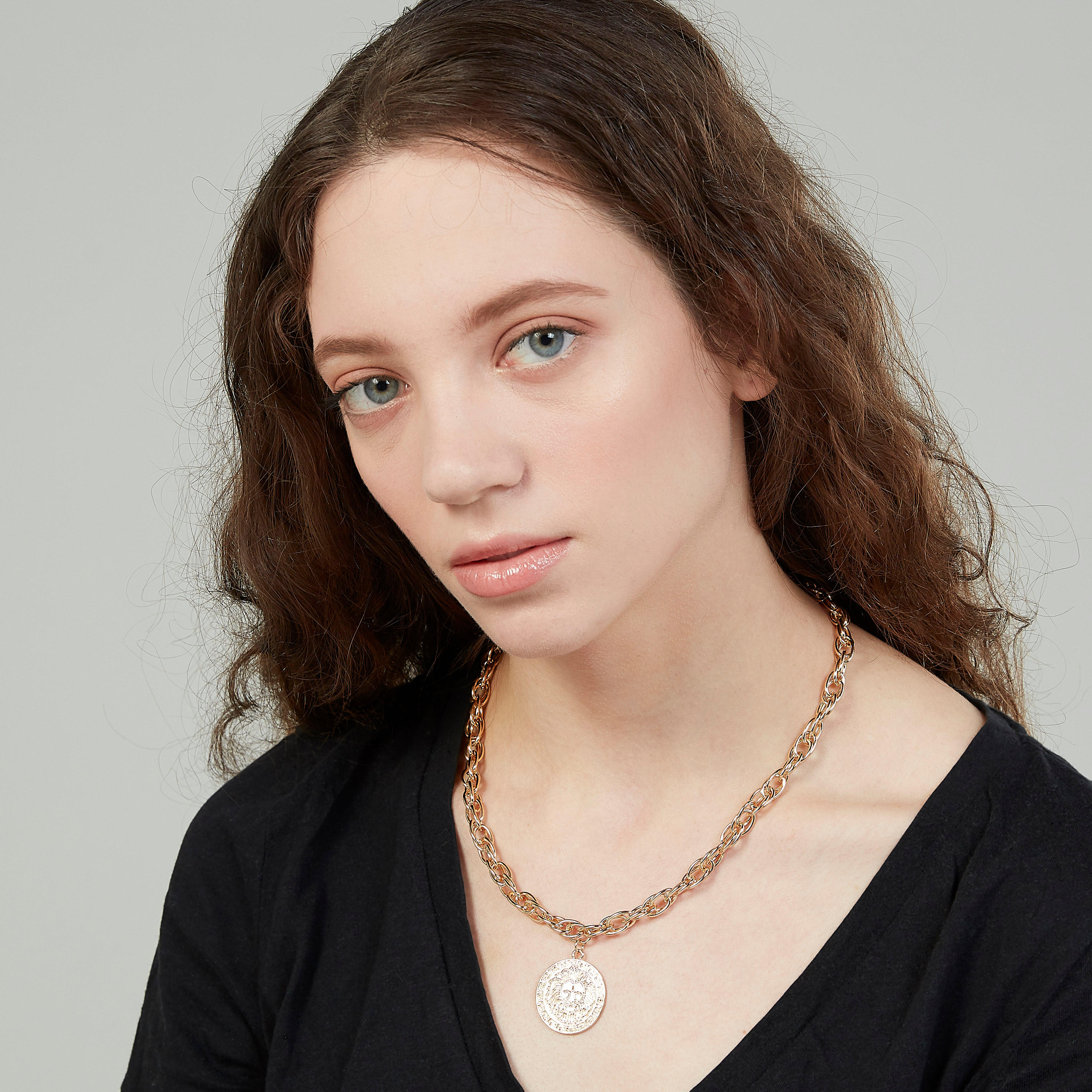 قلادة متنوعة بمشبك إغلاق - طقم من قطعتين-women-watchesandjewellery-jewellery-necklacesandpendants-image-2