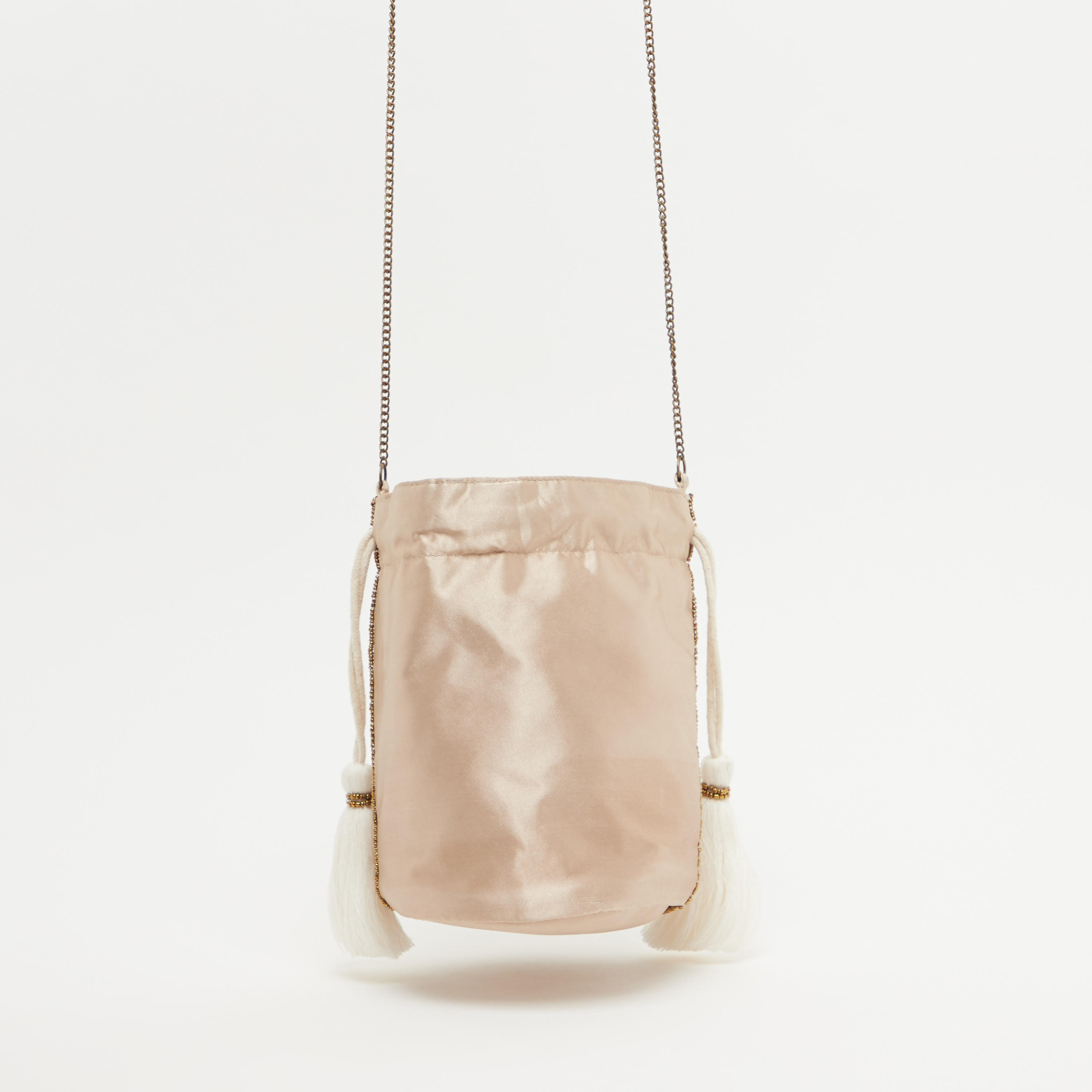 شنطة دلو مزيّن بسلسلة ميتاليك برباط إغلاق-women-bagsandwallets-handbags-image-3