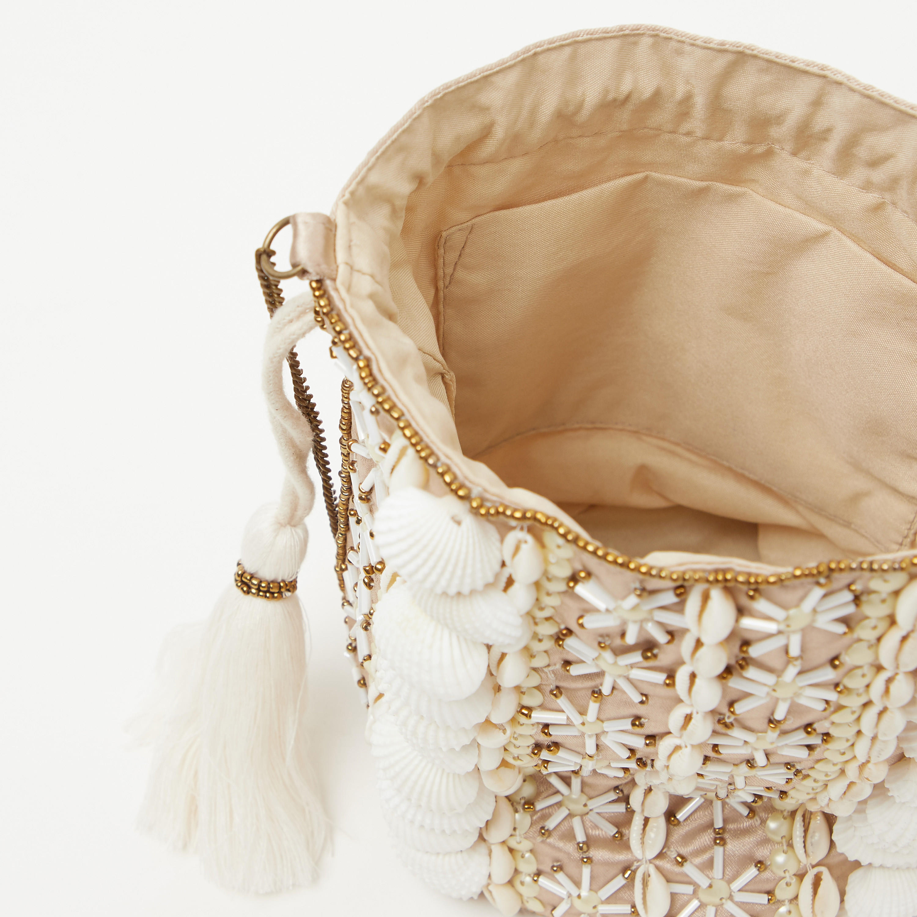 شنطة دلو مزيّن بسلسلة ميتاليك برباط إغلاق-women-bagsandwallets-handbags-image-2